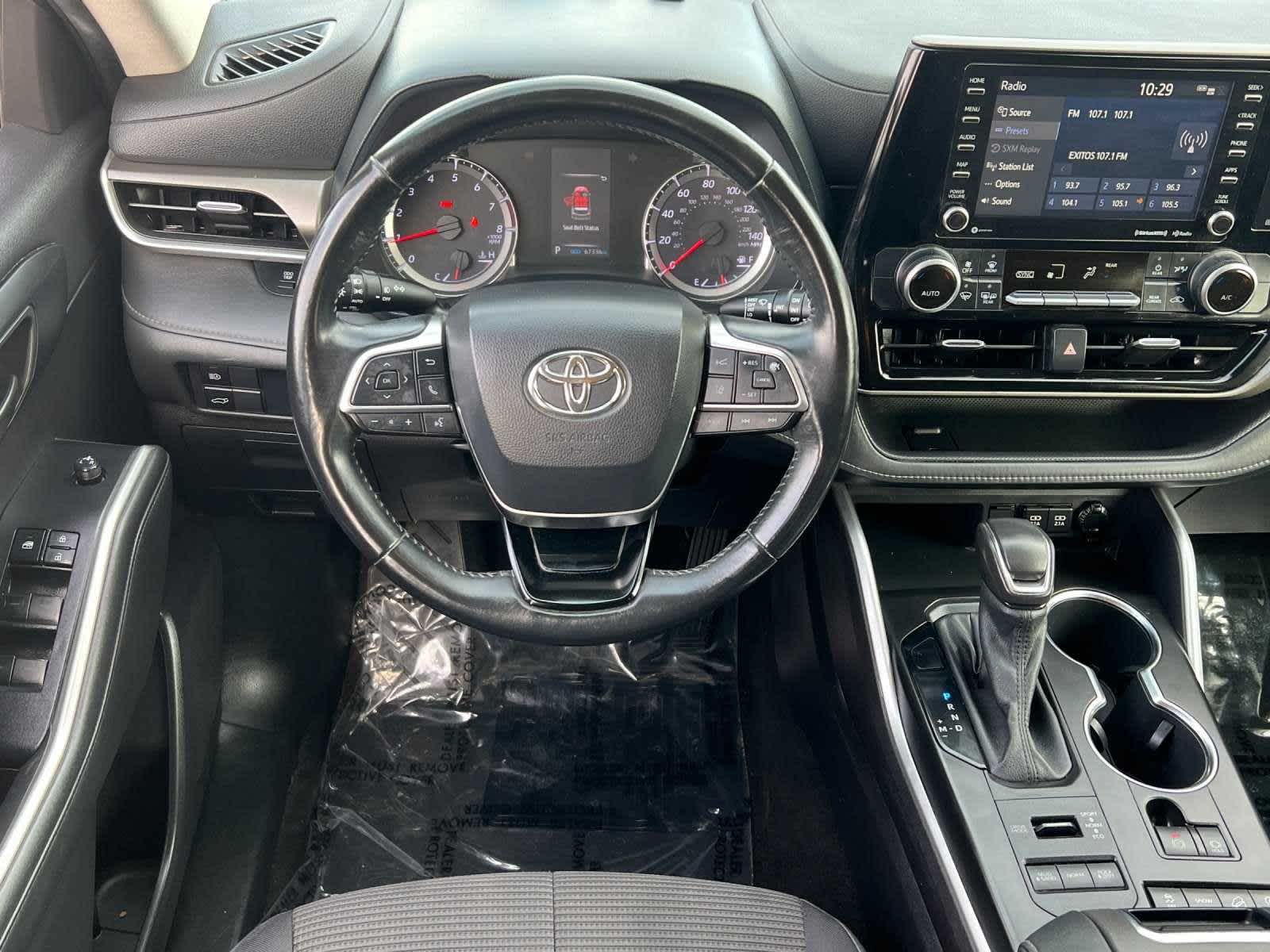 2021 Toyota Highlander LE 14