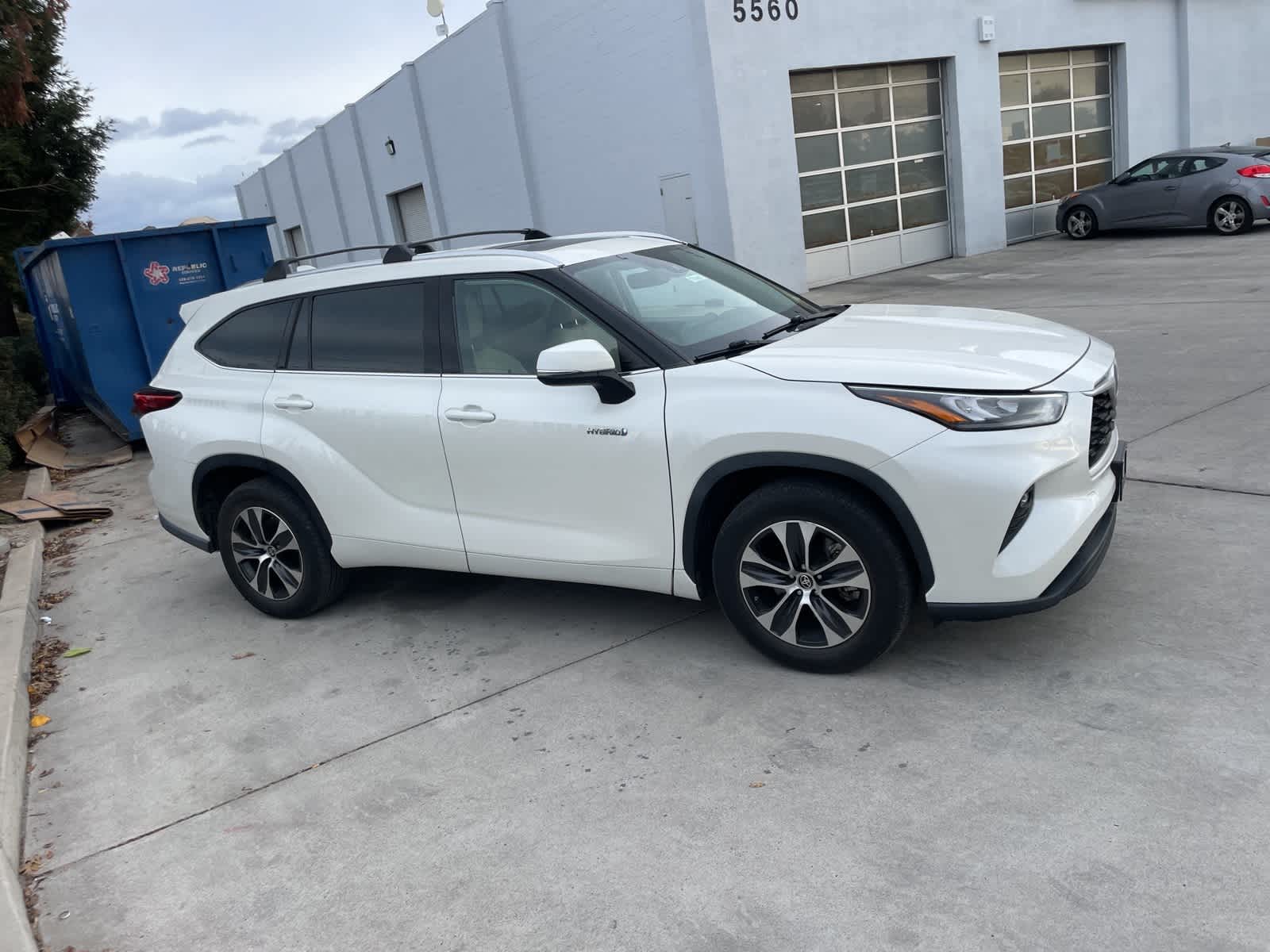 2020 Toyota Highlander Hybrid XLE 4