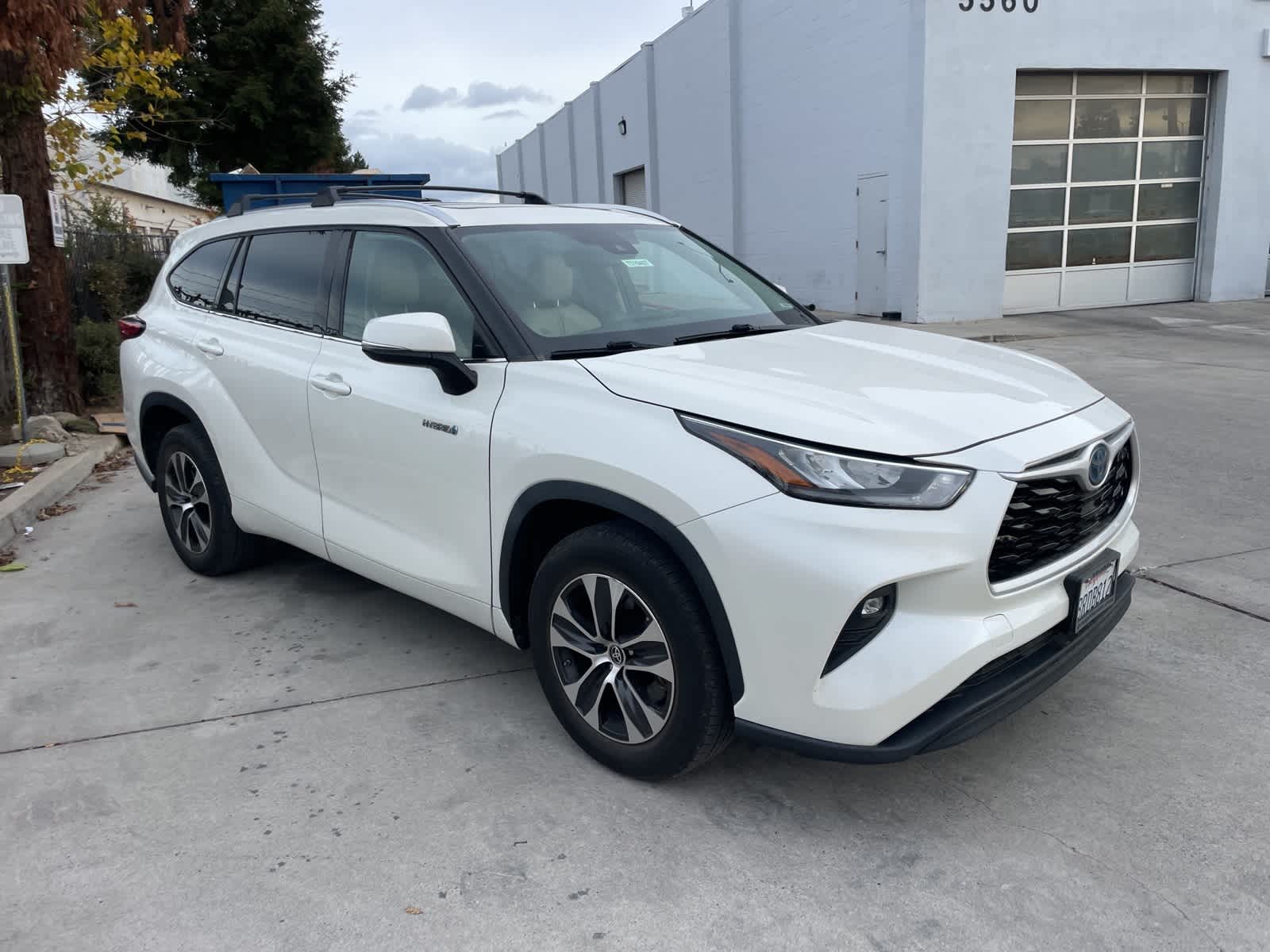 2020 Toyota Highlander Hybrid XLE 3