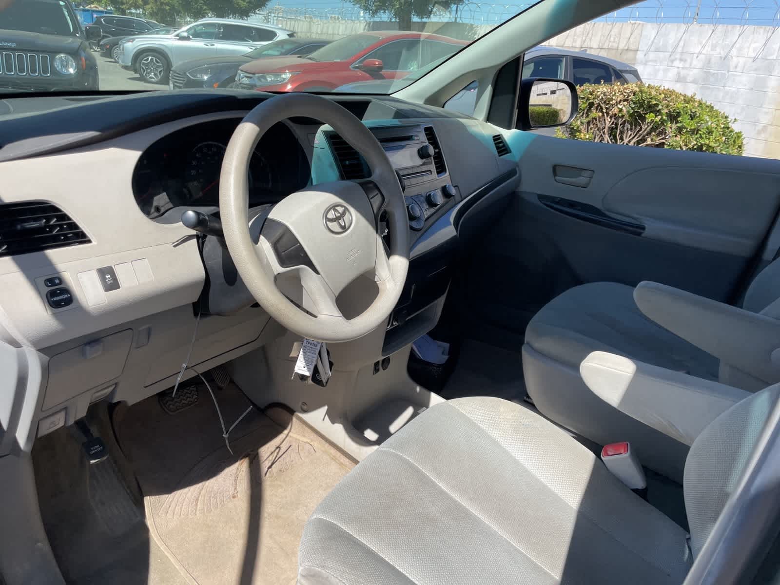 2011 Toyota Sienna BASE 18