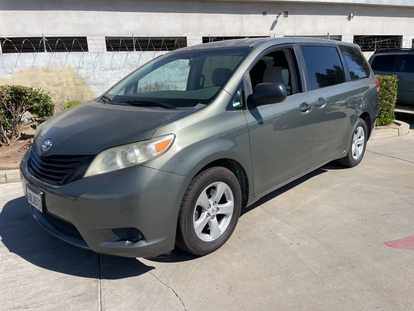 2011 Toyota Sienna BASE 2