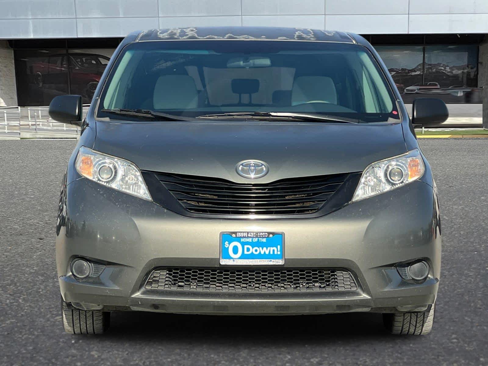 2011 Toyota Sienna BASE 10