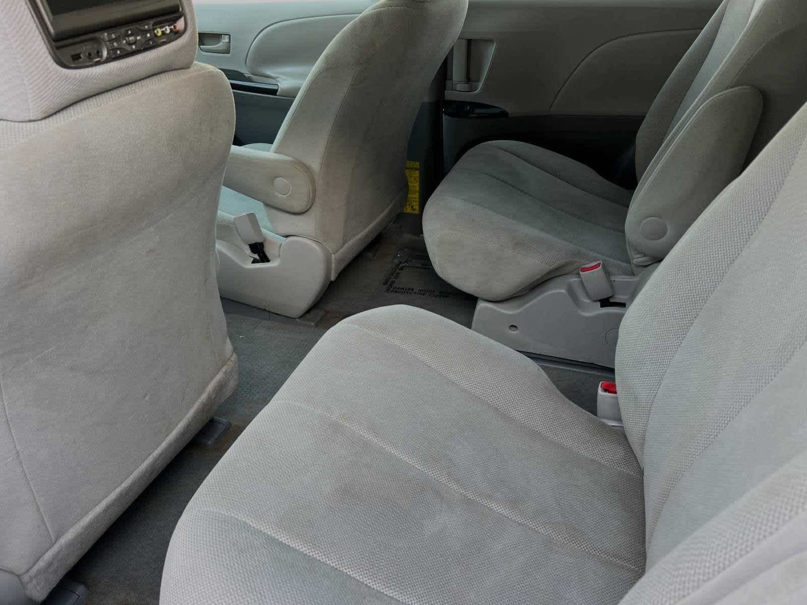 2011 Toyota Sienna BASE 4