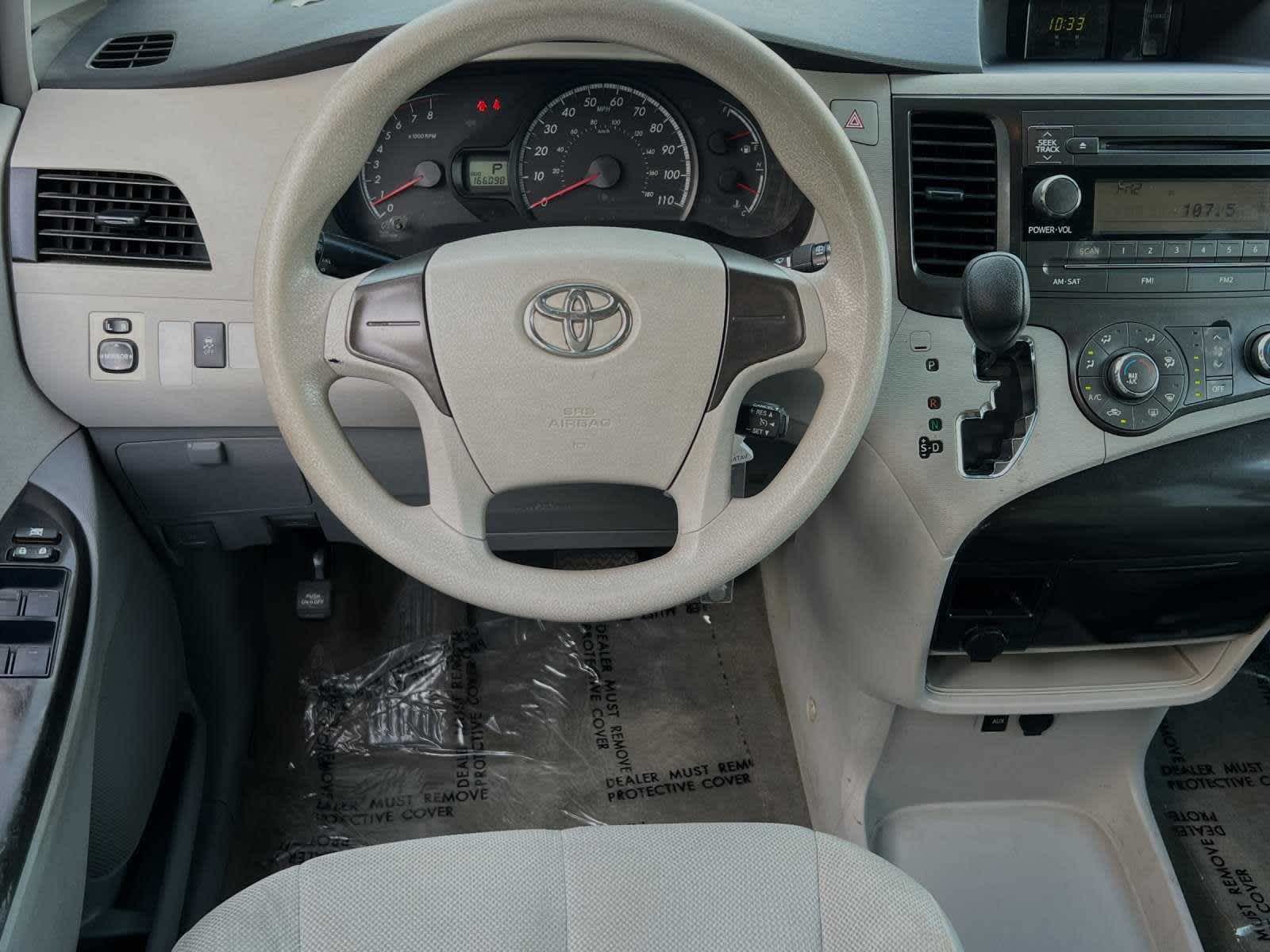 2011 Toyota Sienna BASE 14