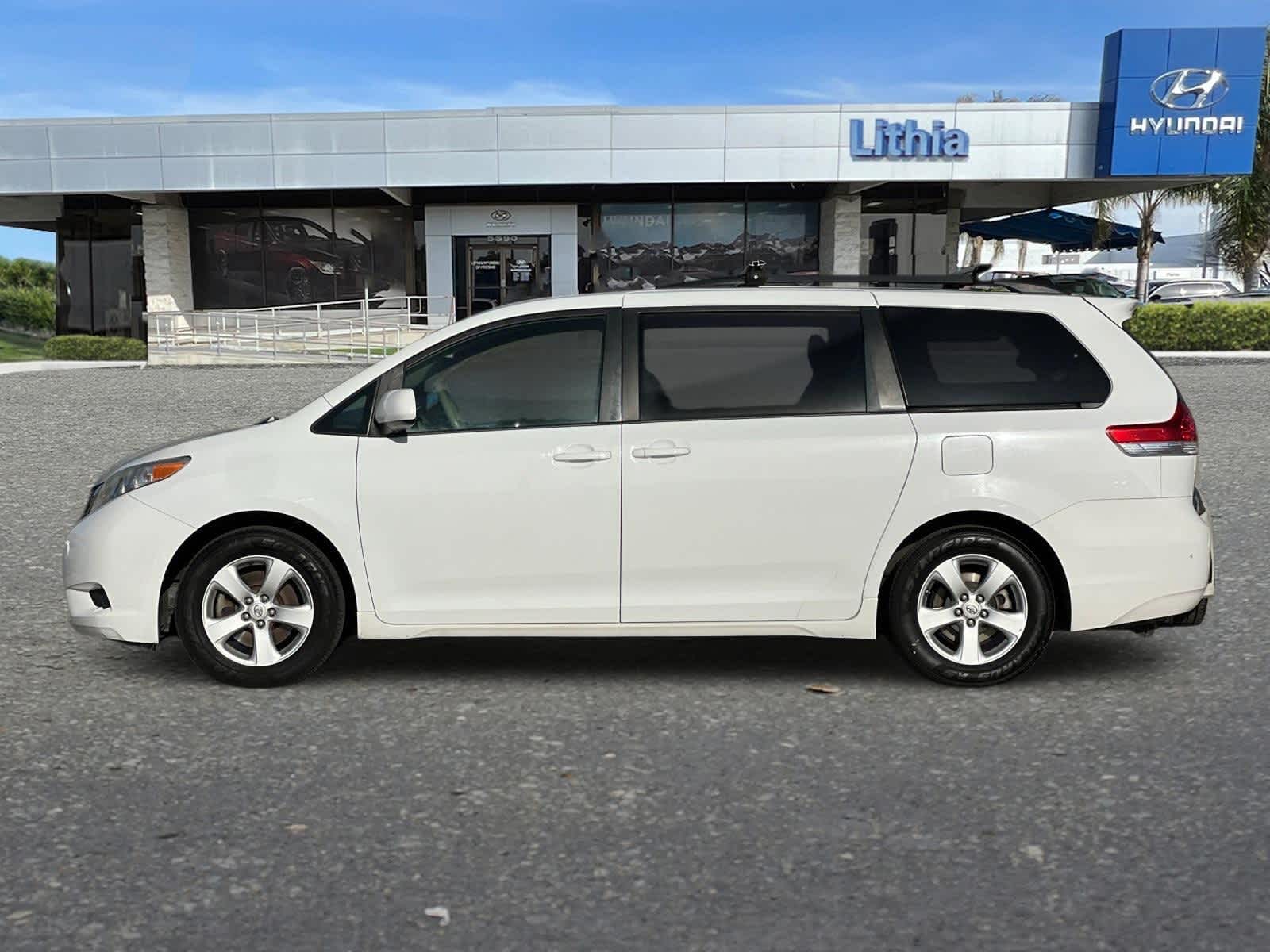 2014 Toyota Sienna LE 5