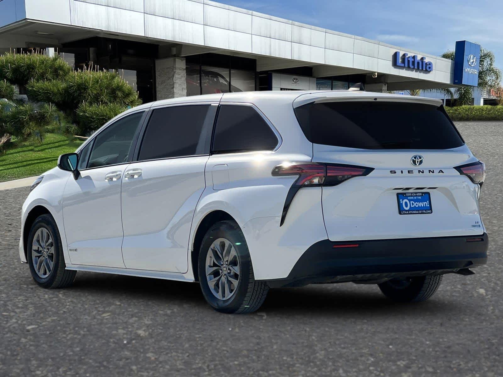 2021 Toyota Sienna LE 6