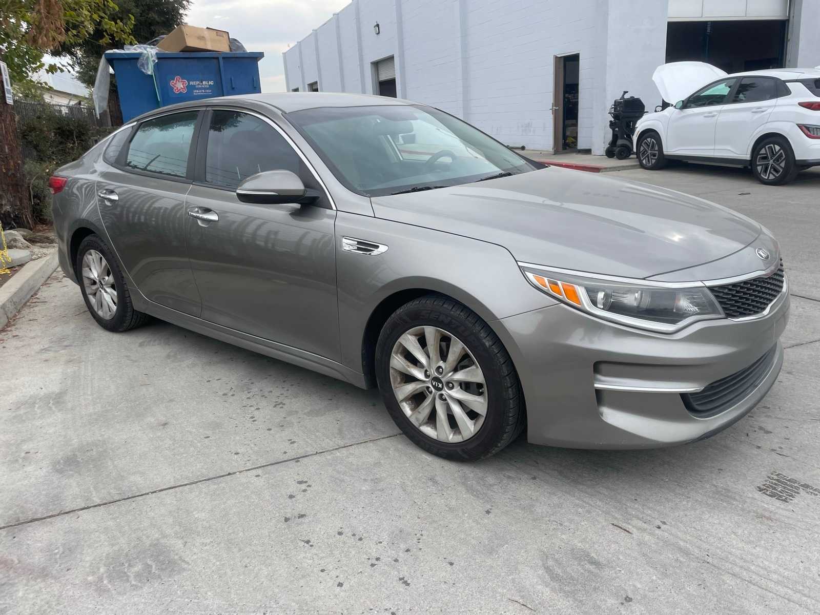 2016 Kia Optima LX 4