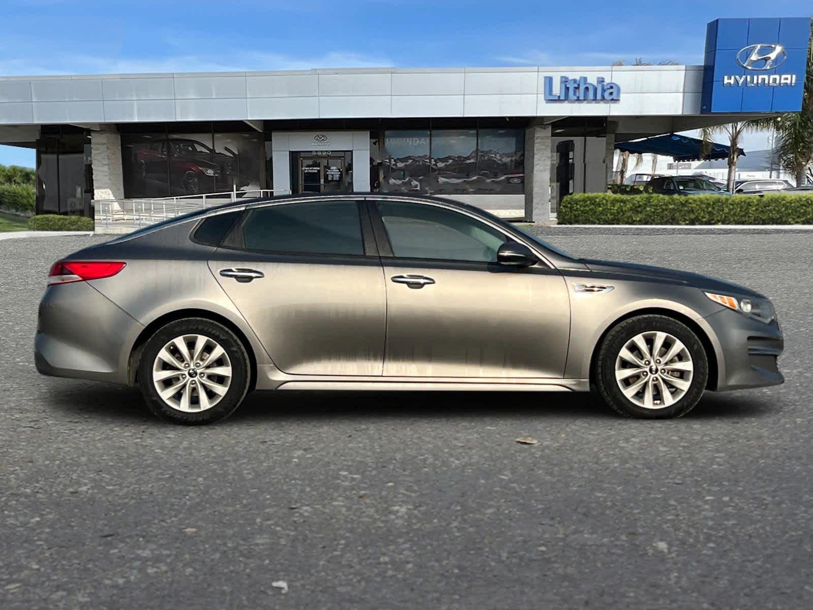 2016 Kia Optima LX 8