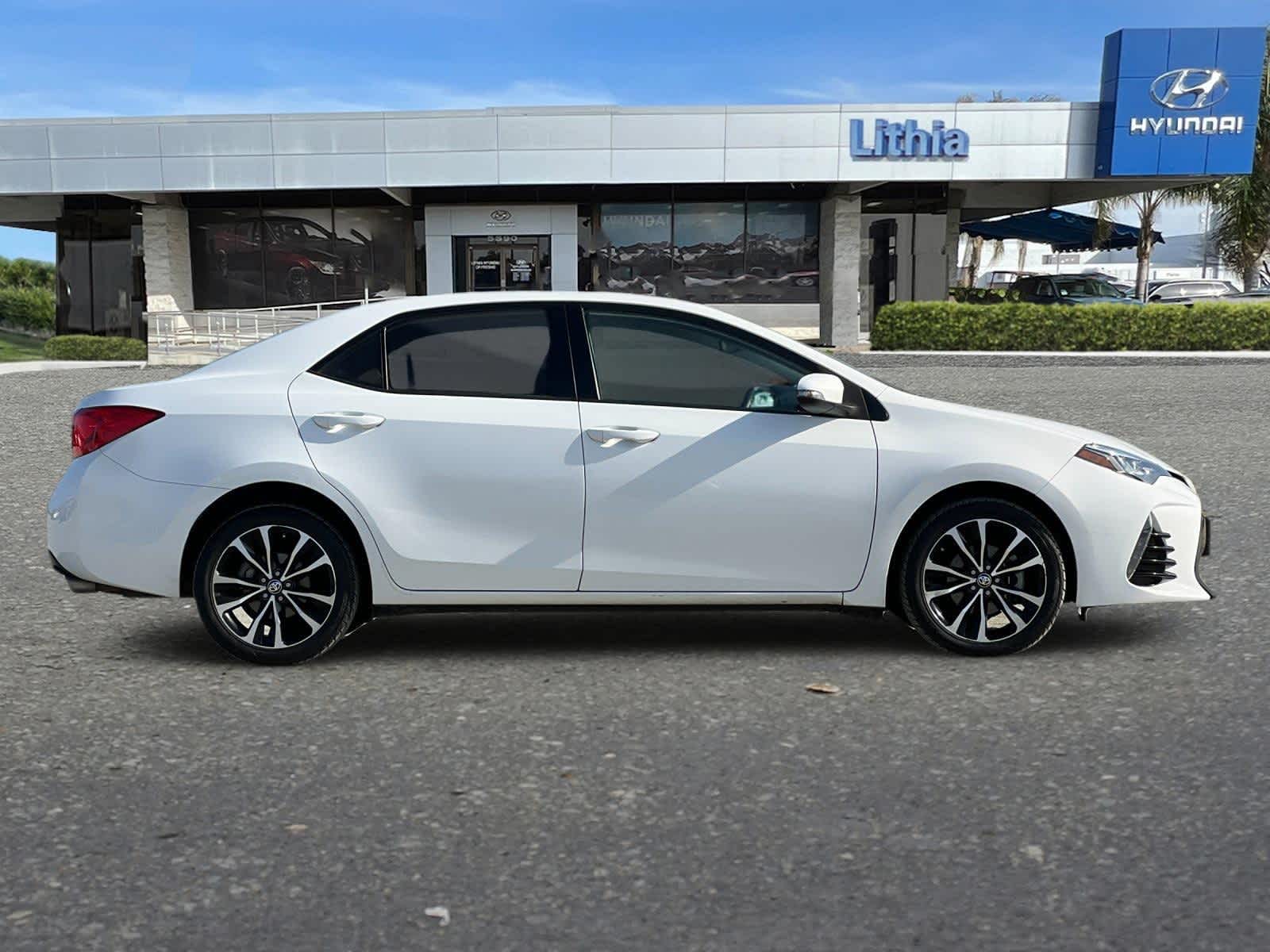 2017 Toyota Corolla SE 8