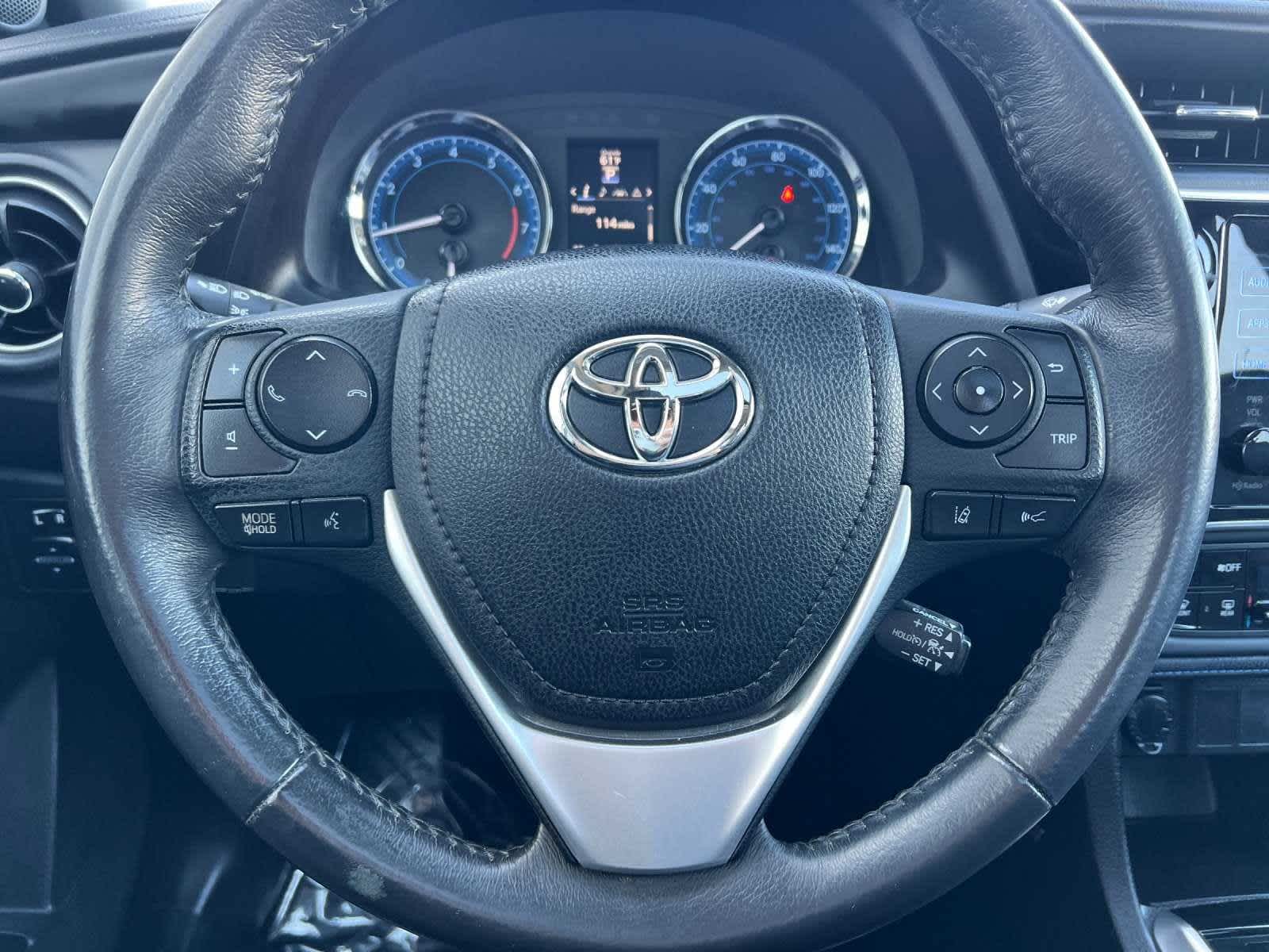 2017 Toyota Corolla SE 23