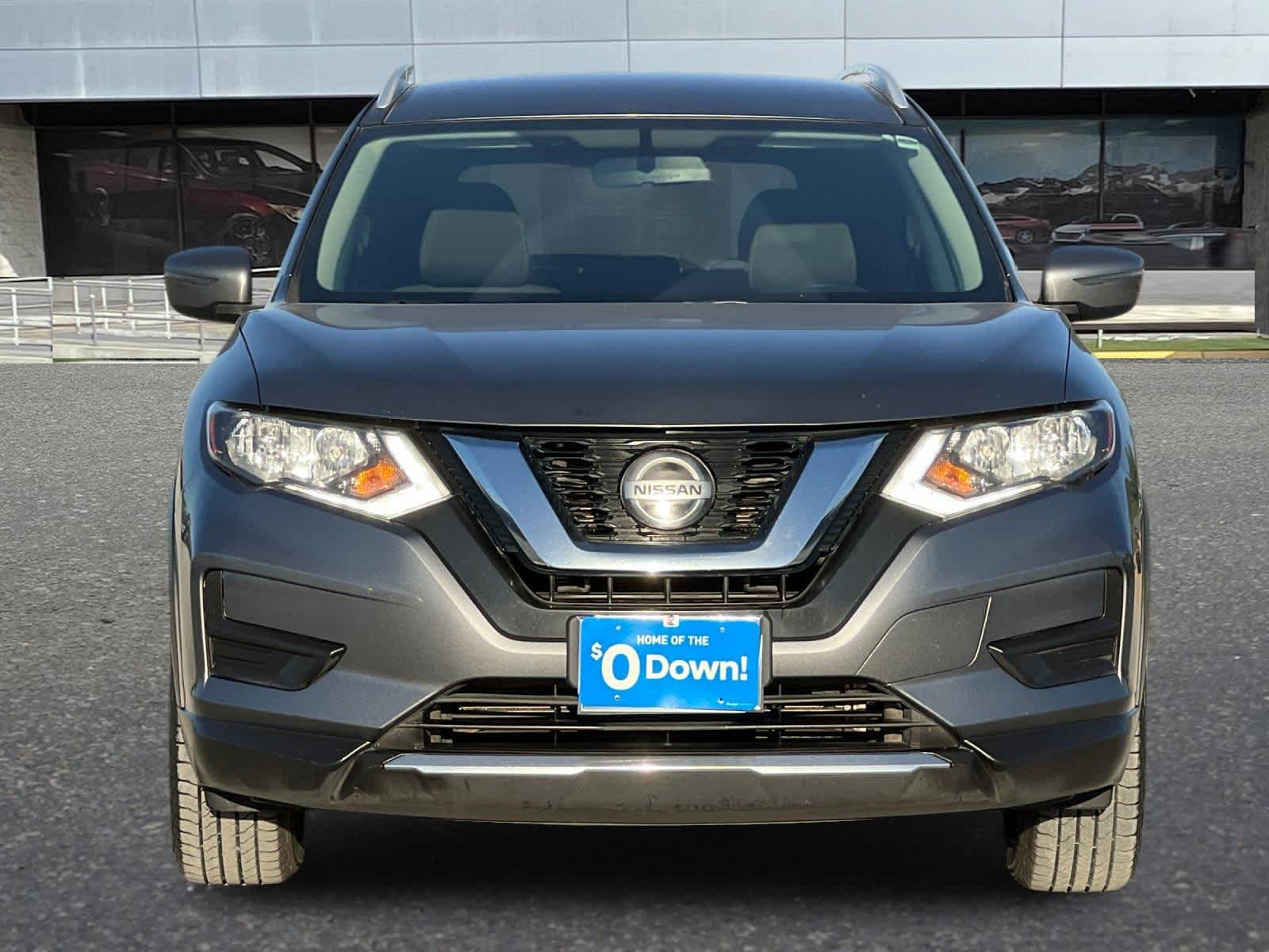 2018 Nissan Rogue SV 10