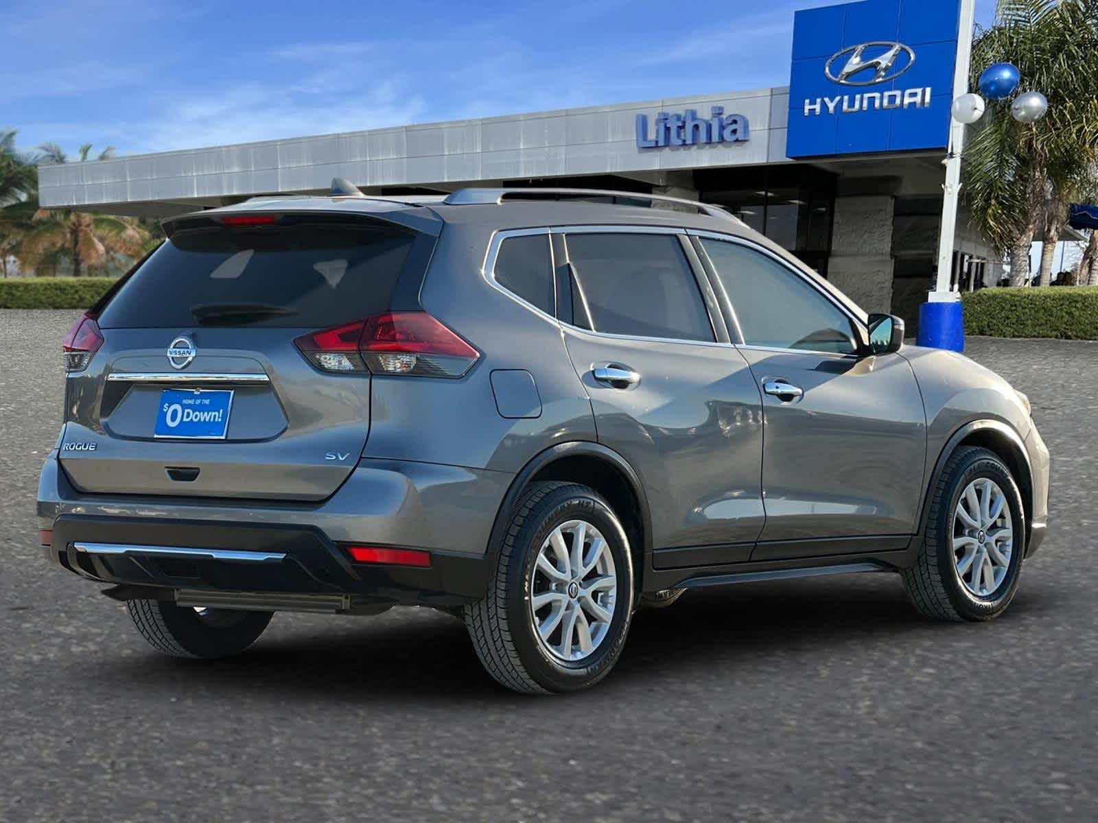 2018 Nissan Rogue SV 2