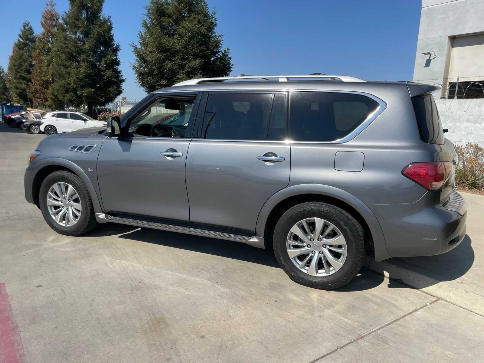 2016 INFINITI QX80  8