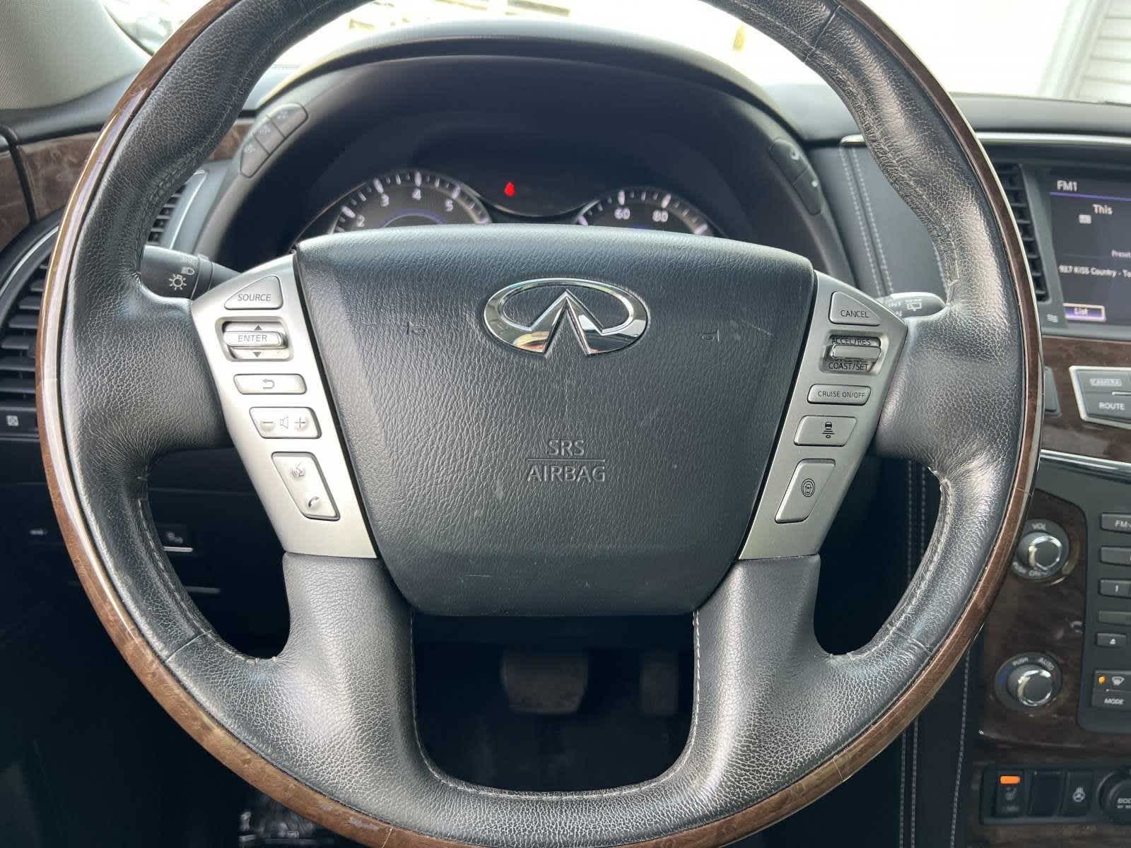 2016 INFINITI QX80  25