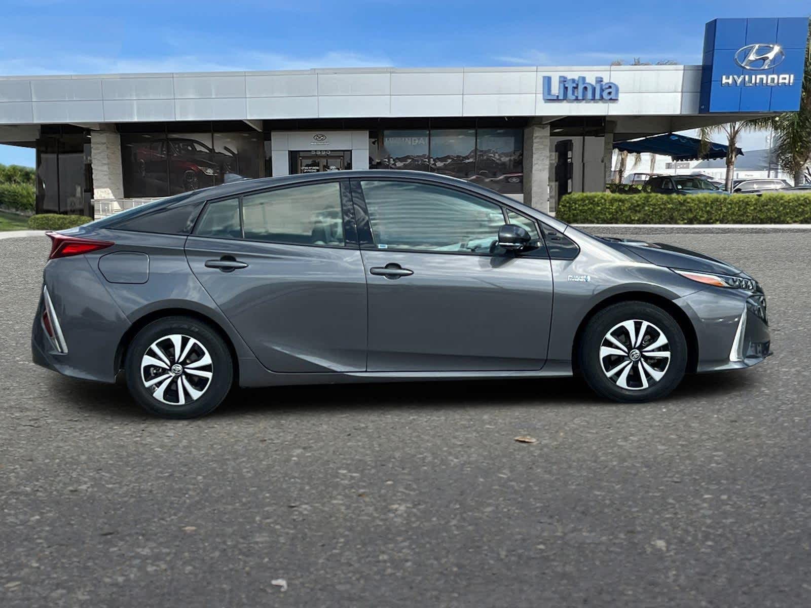 2019 Toyota Prius Prime Plus 8