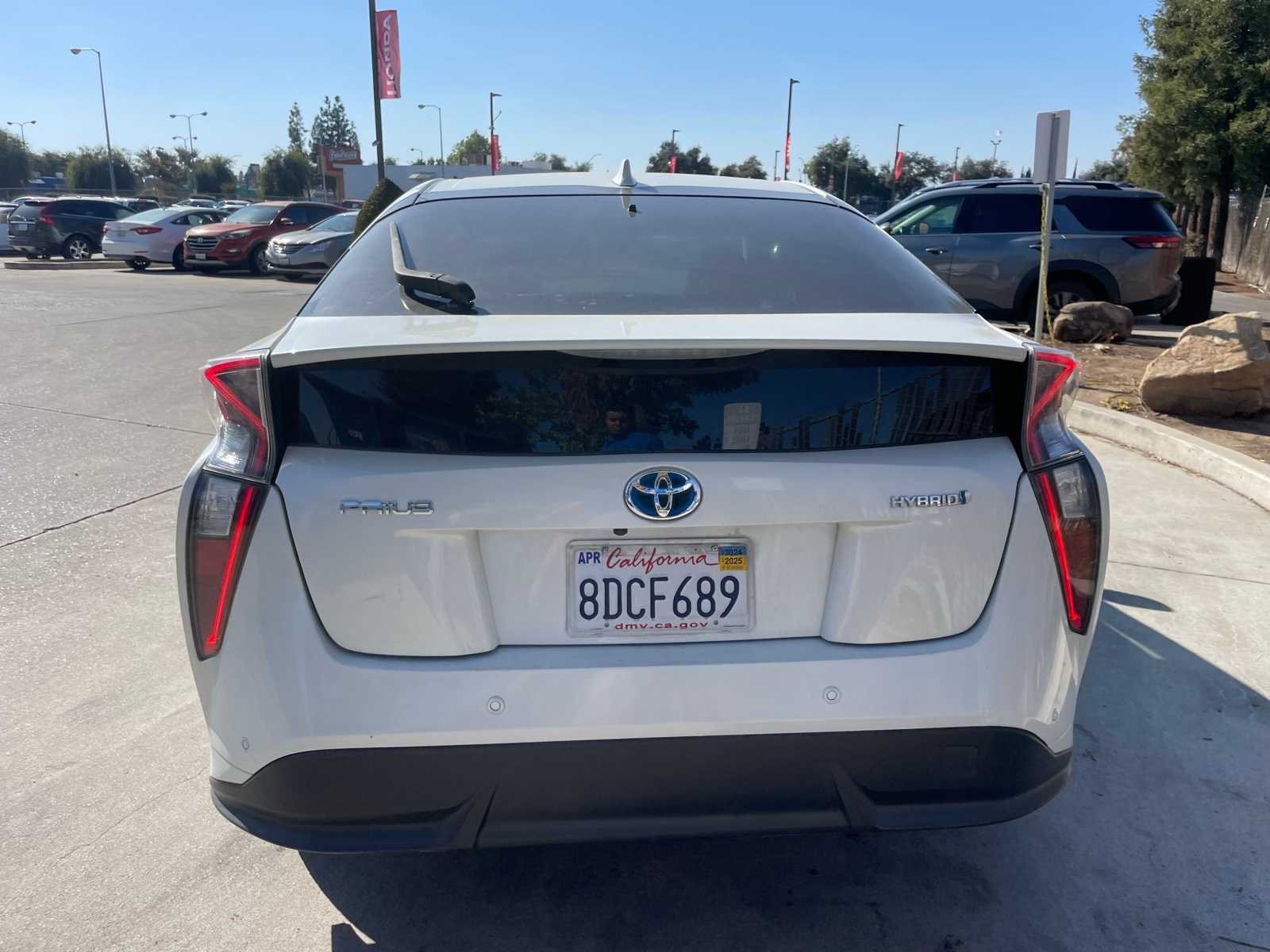 2018 Toyota Prius Three Touring 6