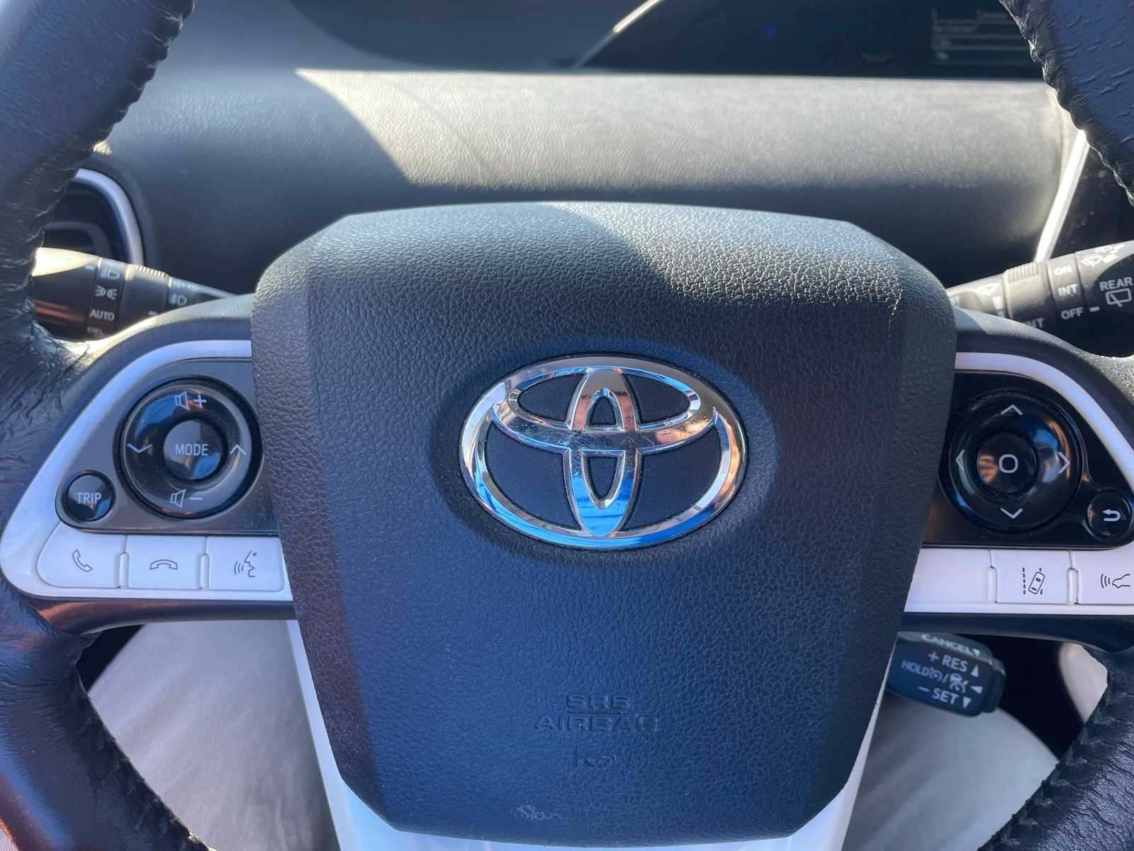 2018 Toyota Prius Three Touring 25