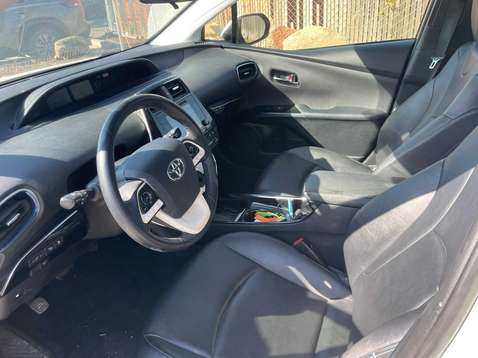 2018 Toyota Prius Three Touring 21