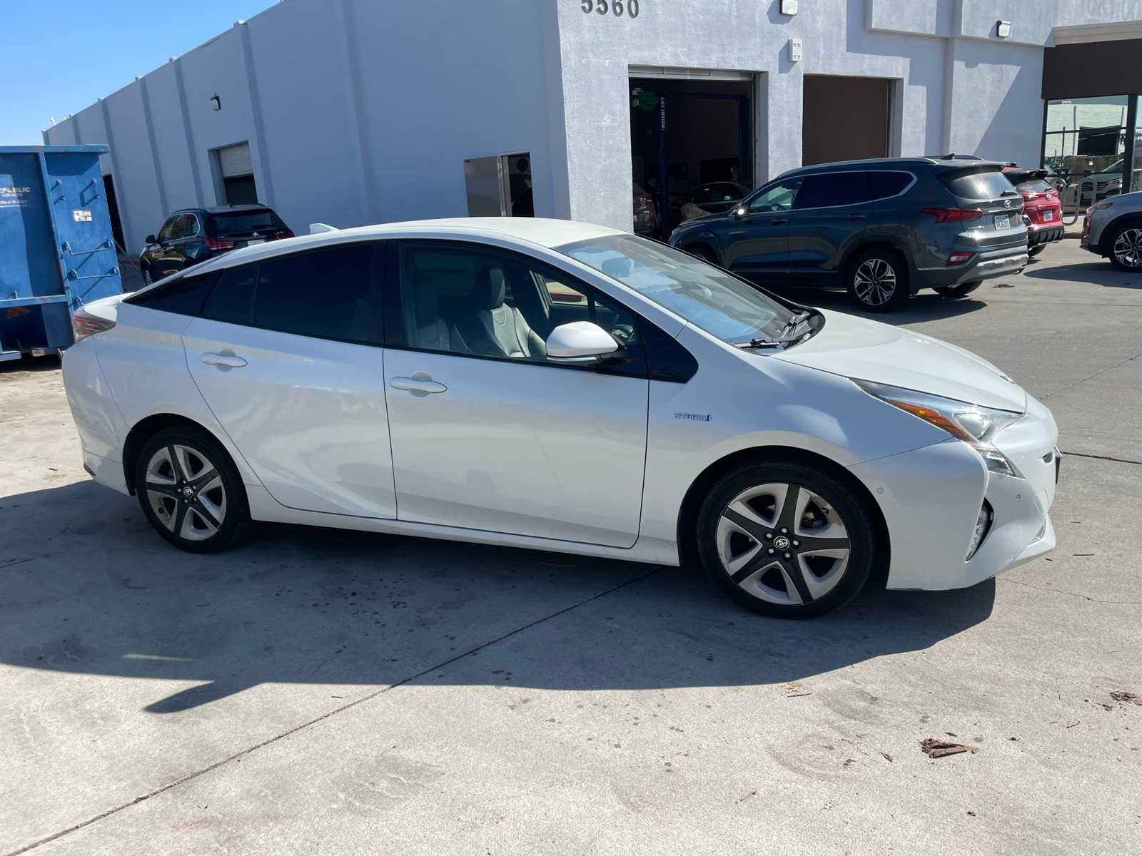 2018 Toyota Prius Three Touring 4