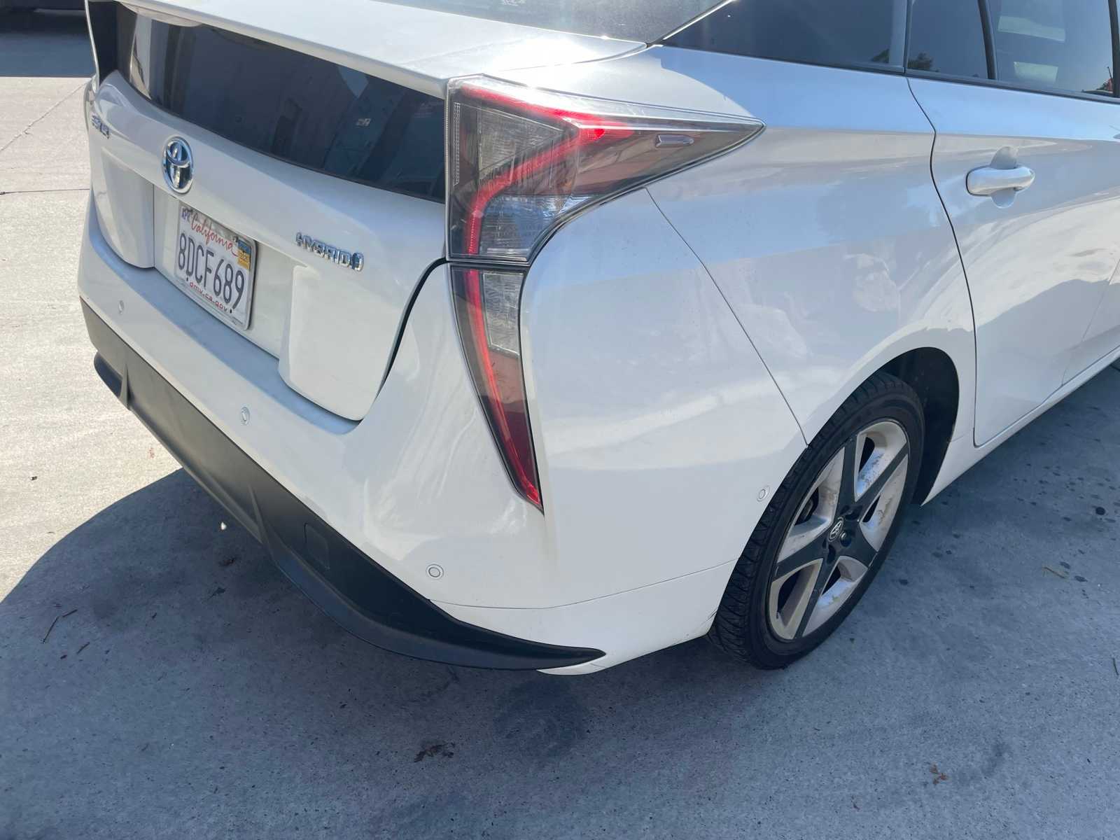 2018 Toyota Prius Three Touring 15