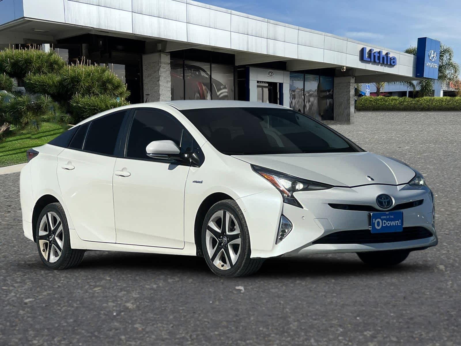 2018 Toyota Prius Three Touring 9