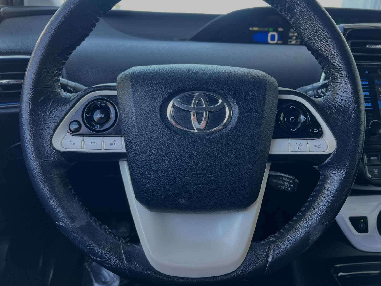 2018 Toyota Prius Three Touring 24