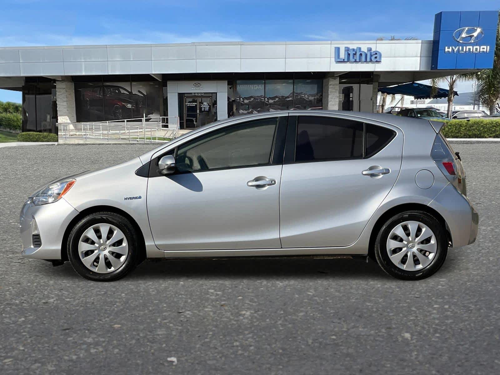 2014 Toyota Prius c Three 5