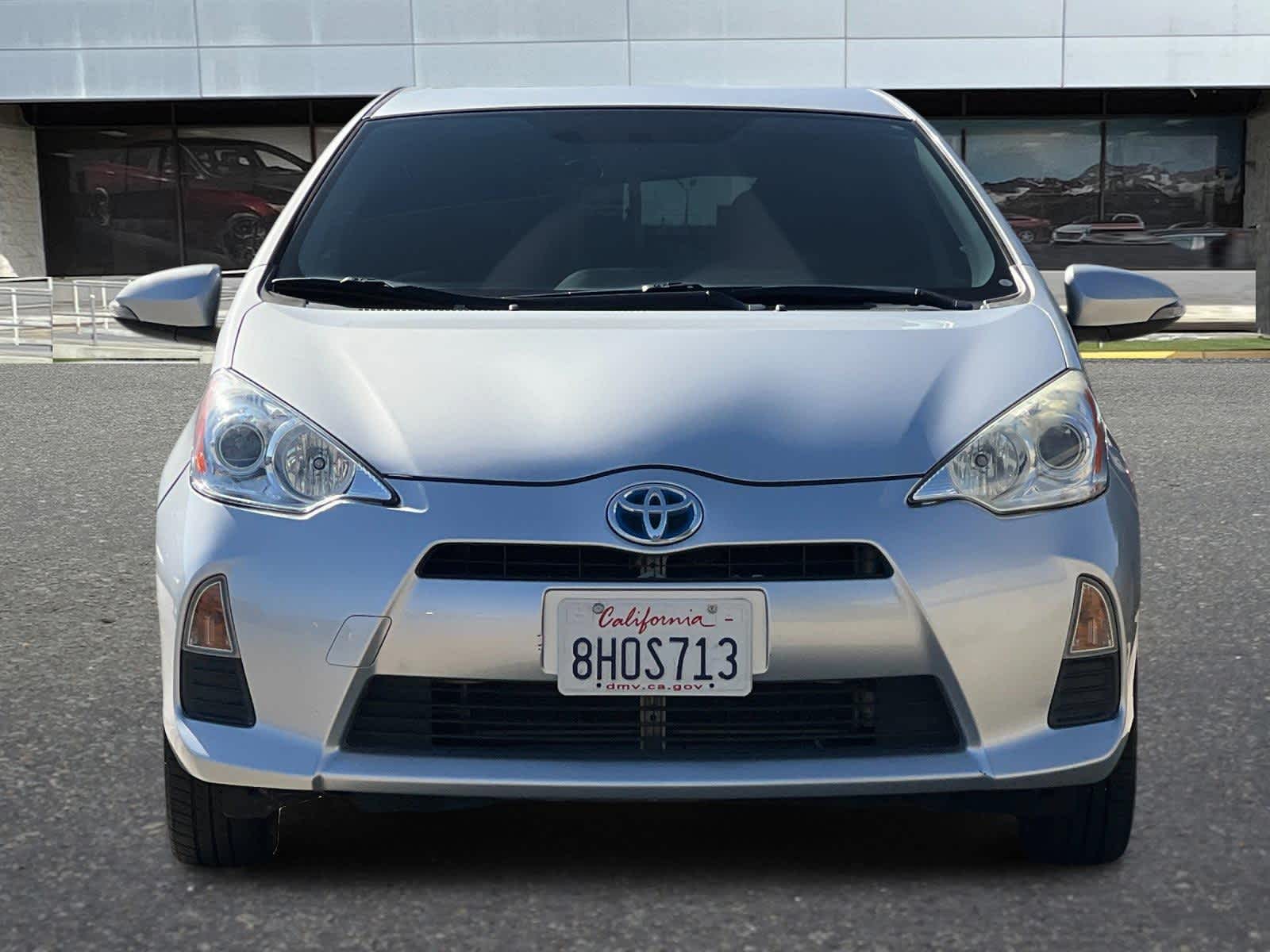 2014 Toyota Prius c Three 10