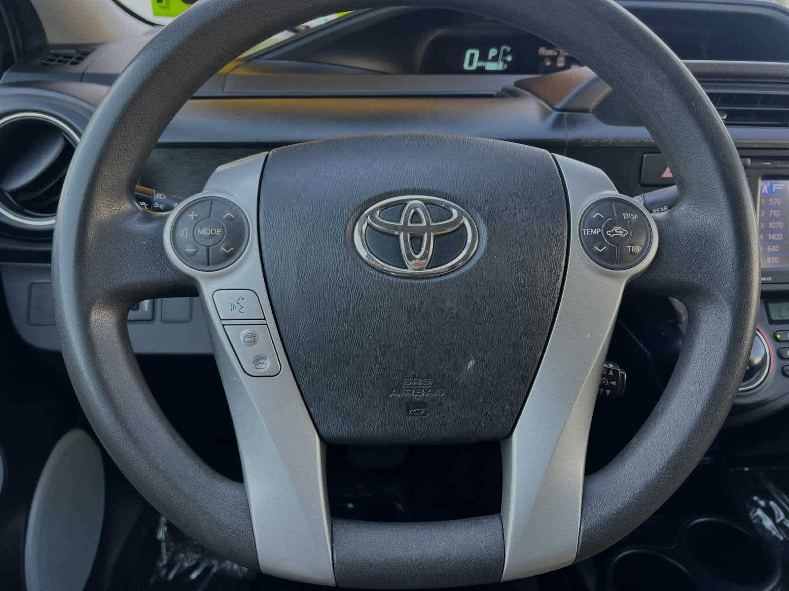 2014 Toyota Prius c Three 23