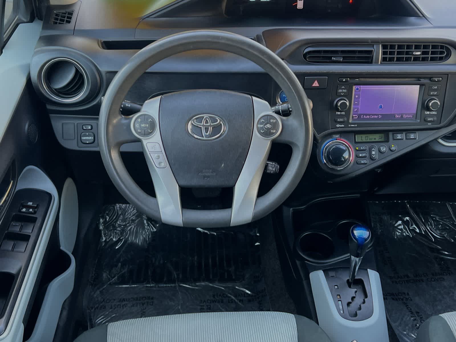 2014 Toyota Prius c Three 14