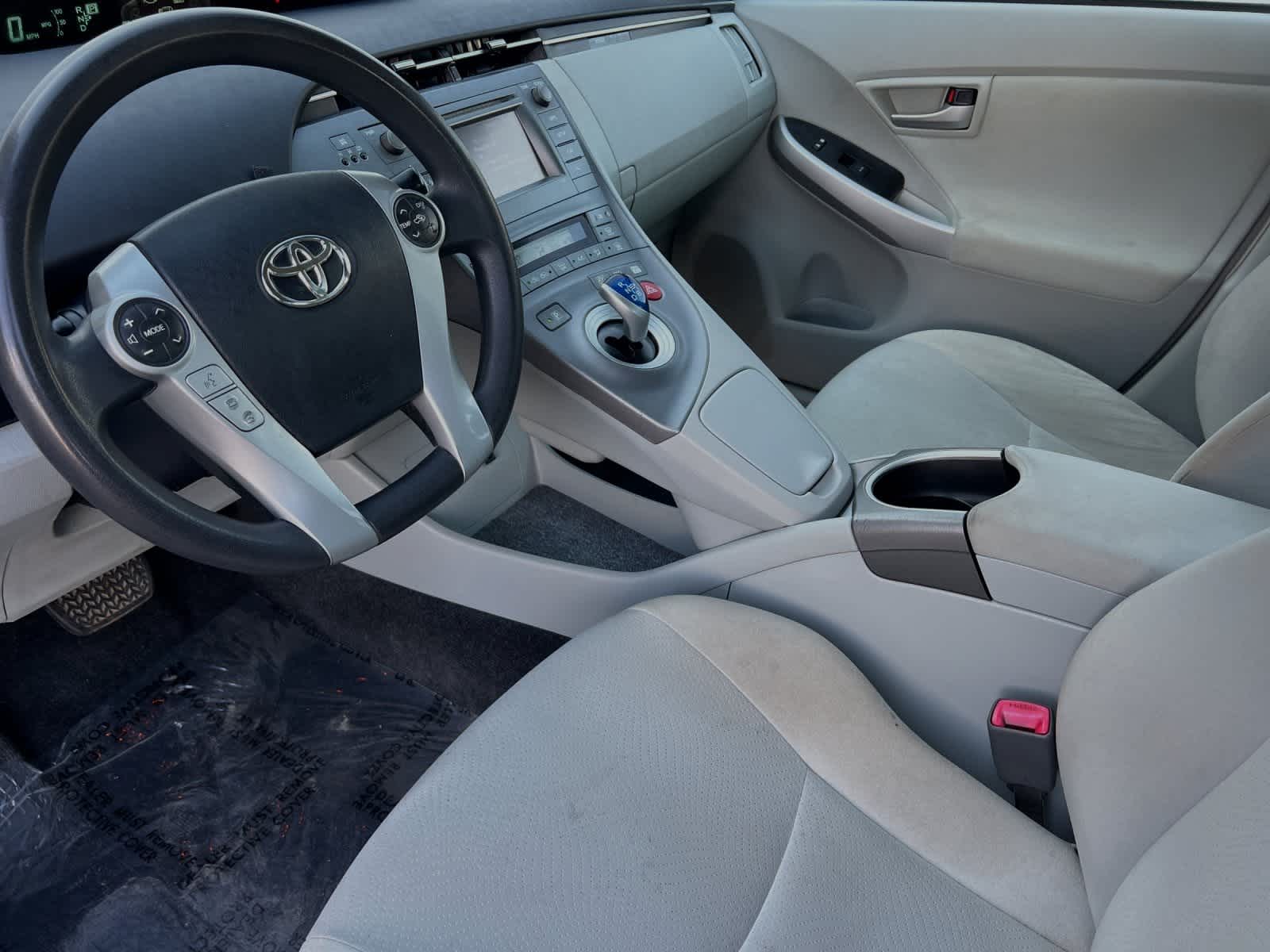 2013 Toyota Prius One 11