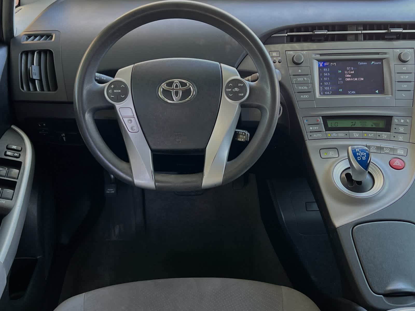 2015 Toyota Prius Two 14