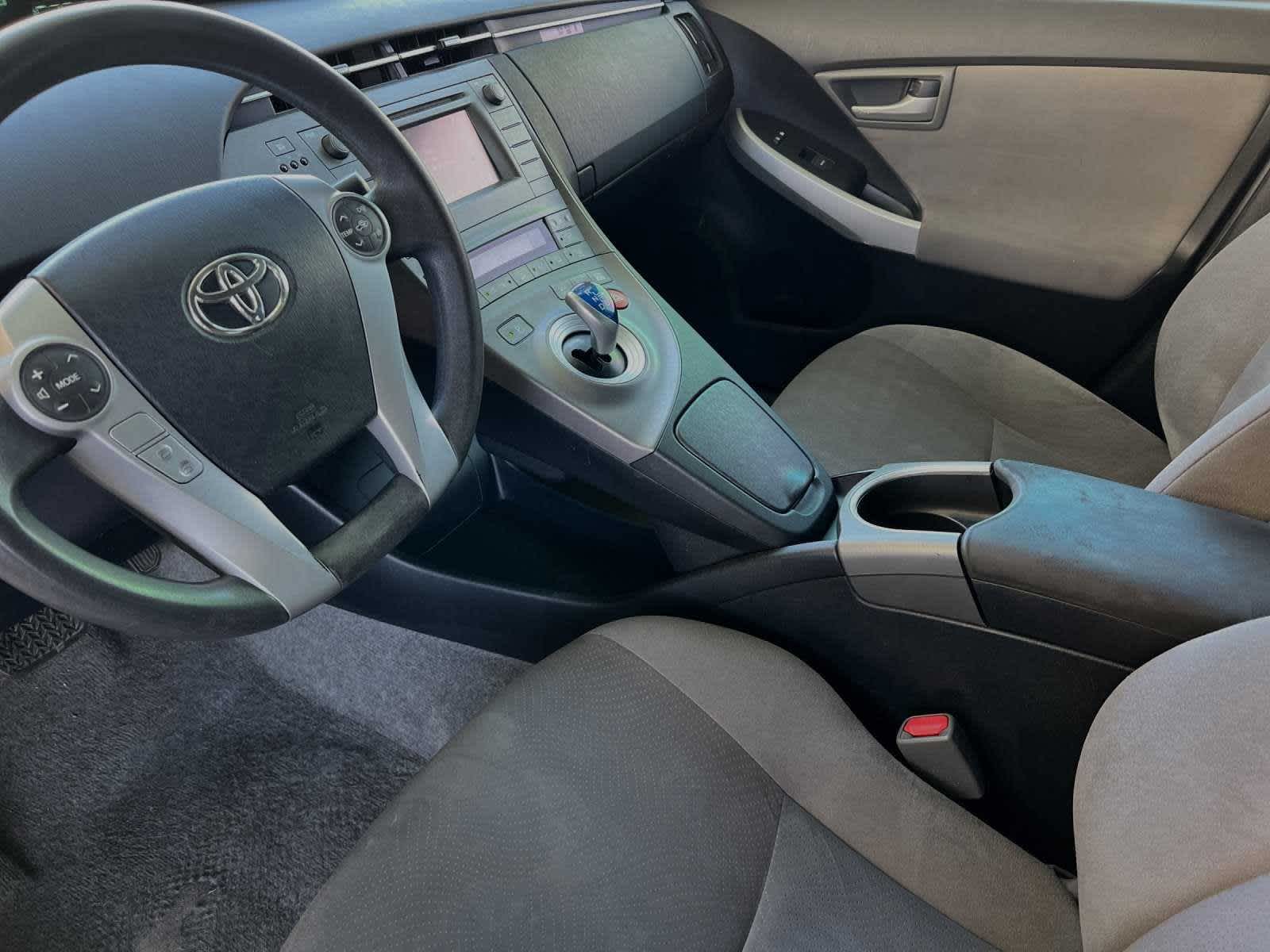 2015 Toyota Prius Two 11