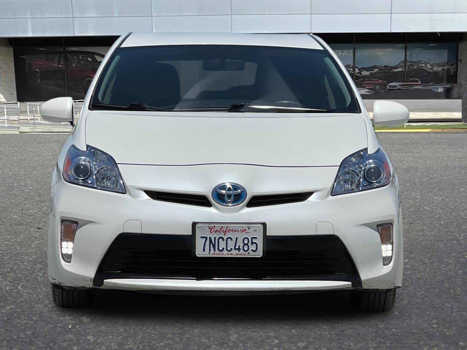 2015 Toyota Prius Two 10