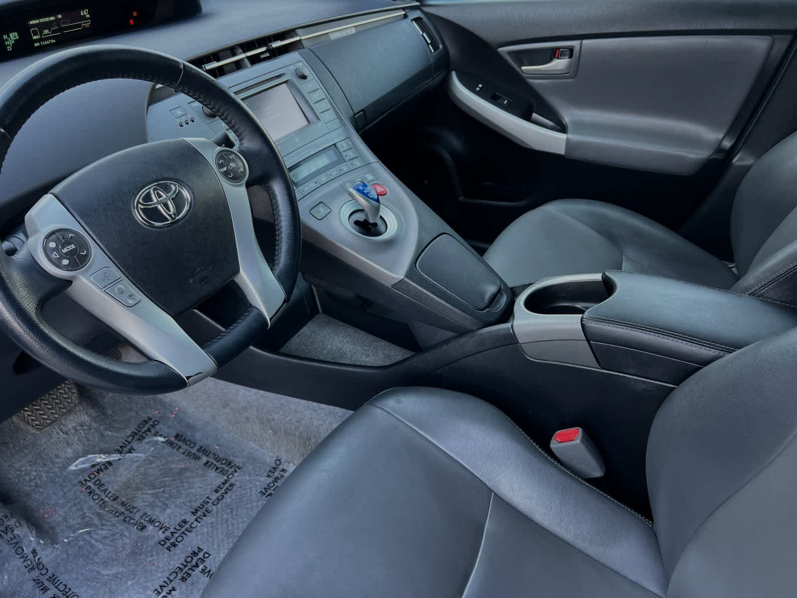 2014 Toyota Prius Five 11