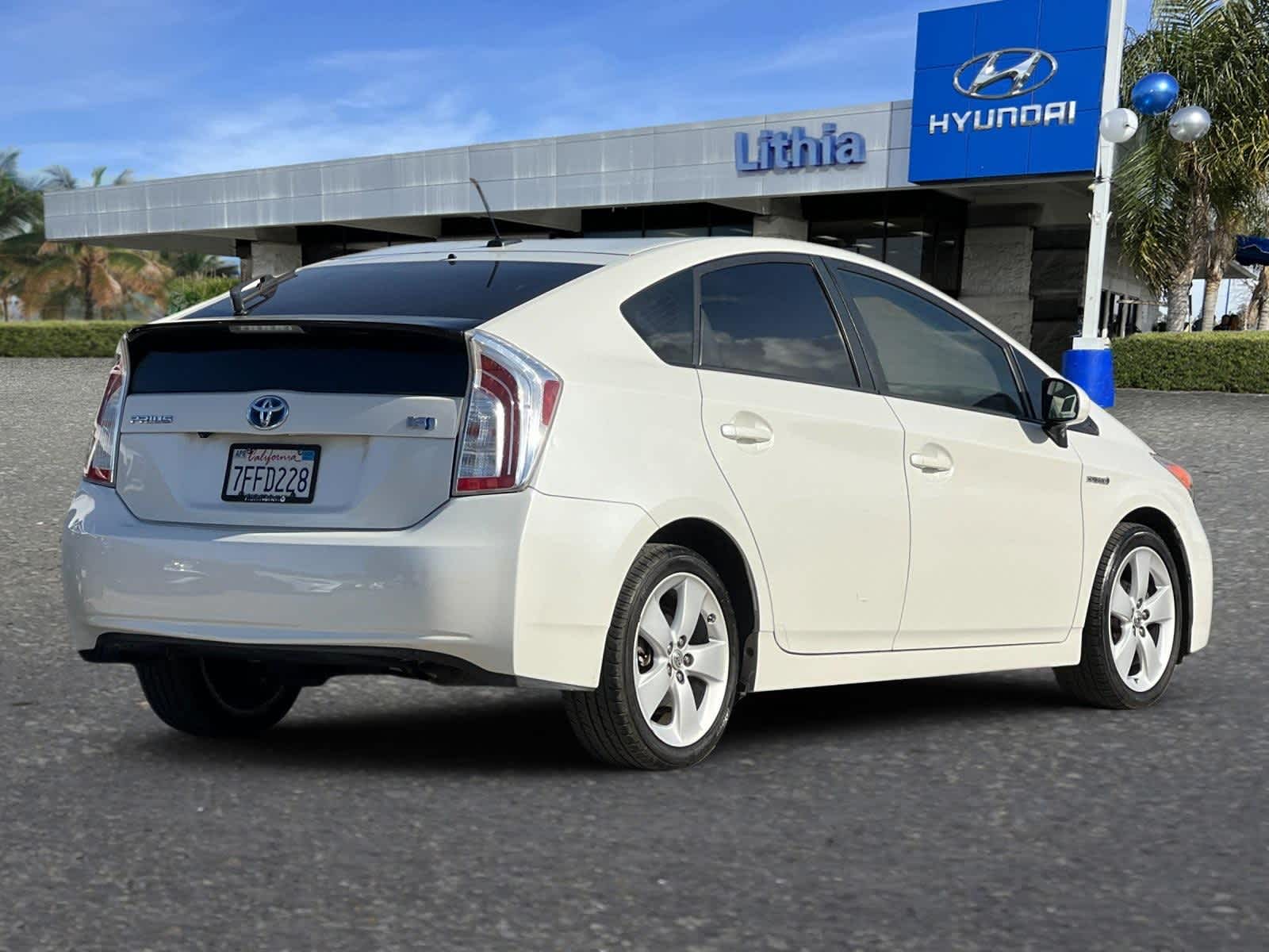 2014 Toyota Prius Five 2