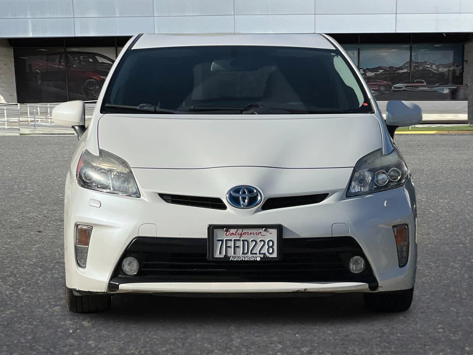 2014 Toyota Prius Five 10