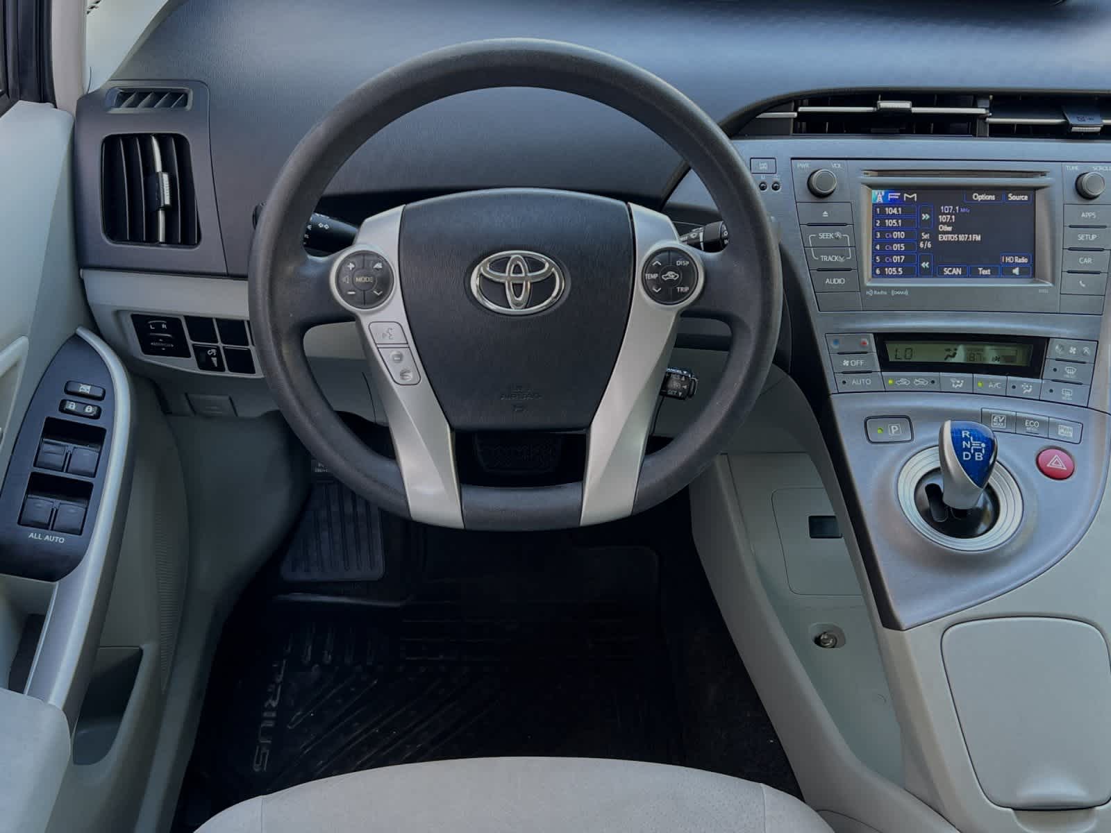 2013 Toyota Prius Three 14