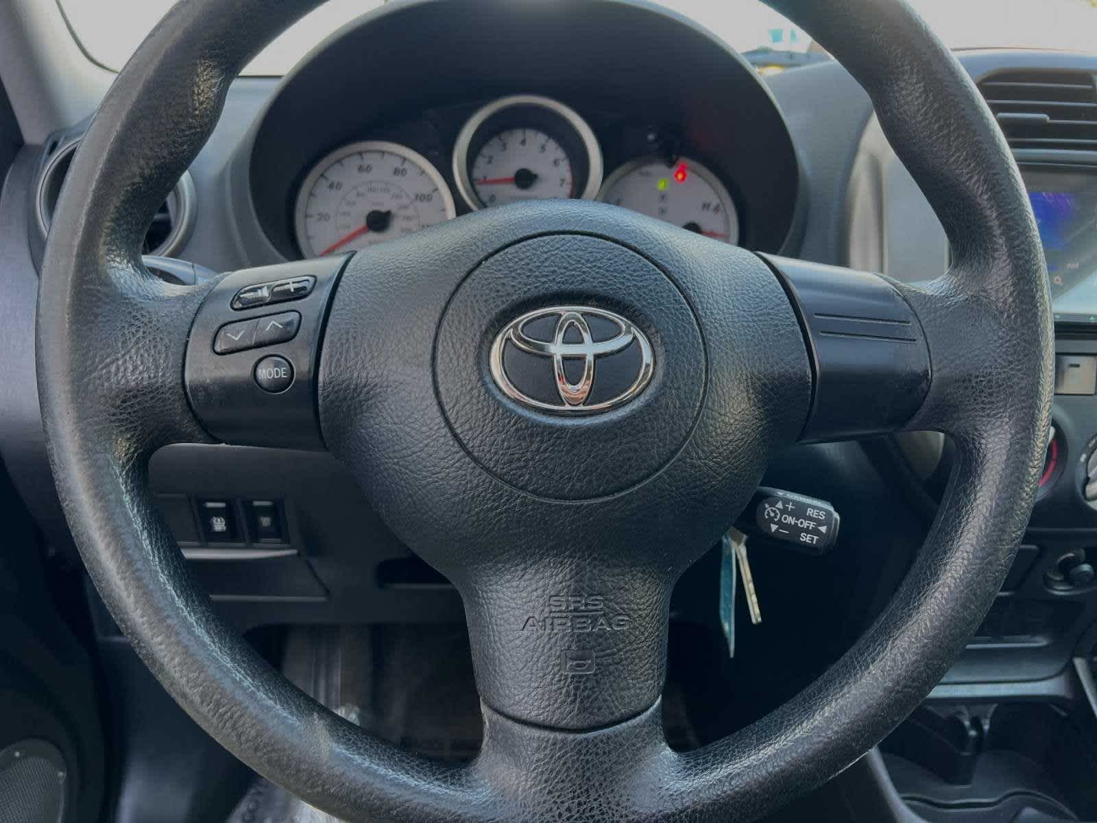 2004 Toyota RAV4  23