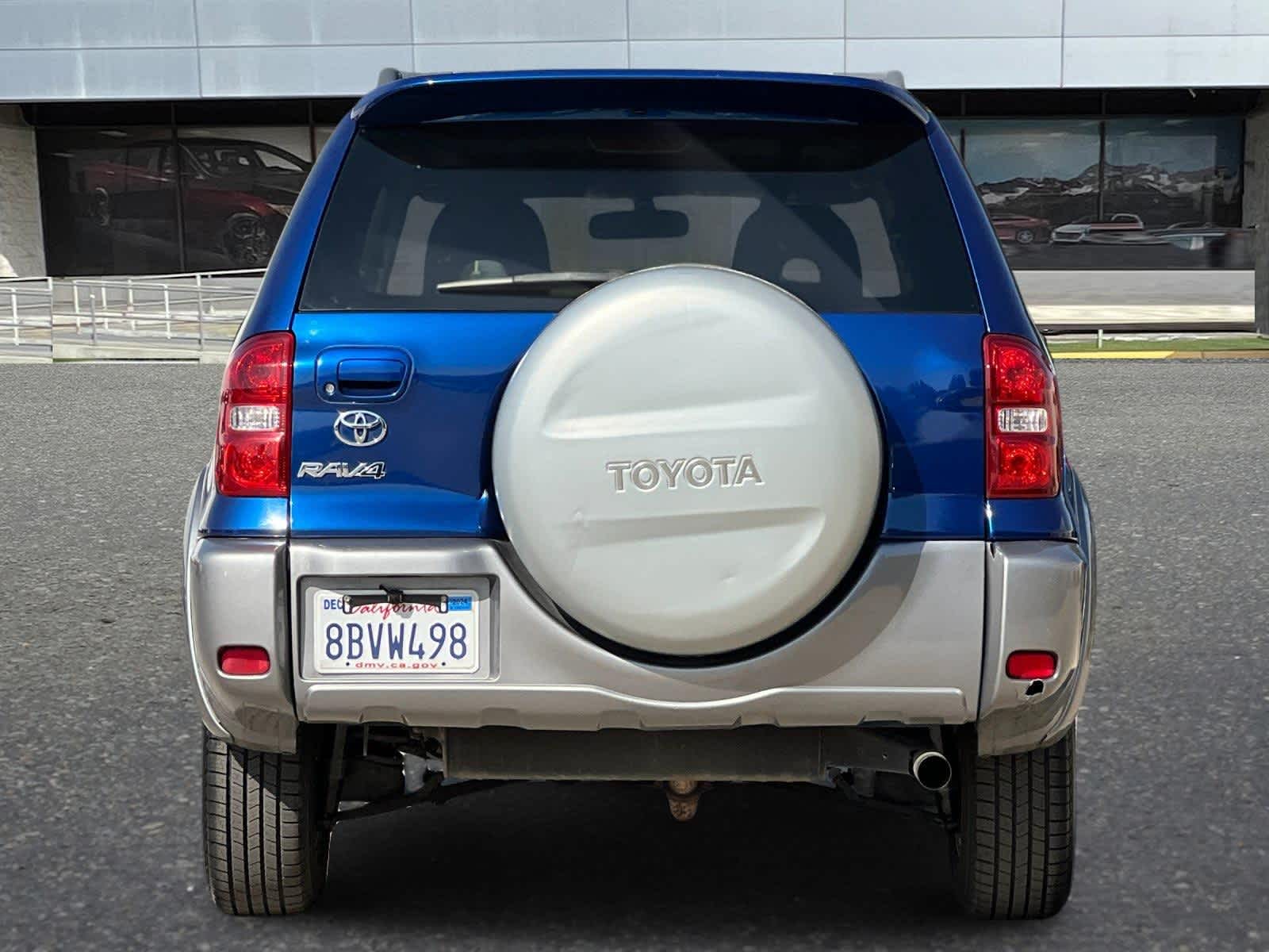 2004 Toyota RAV4  7