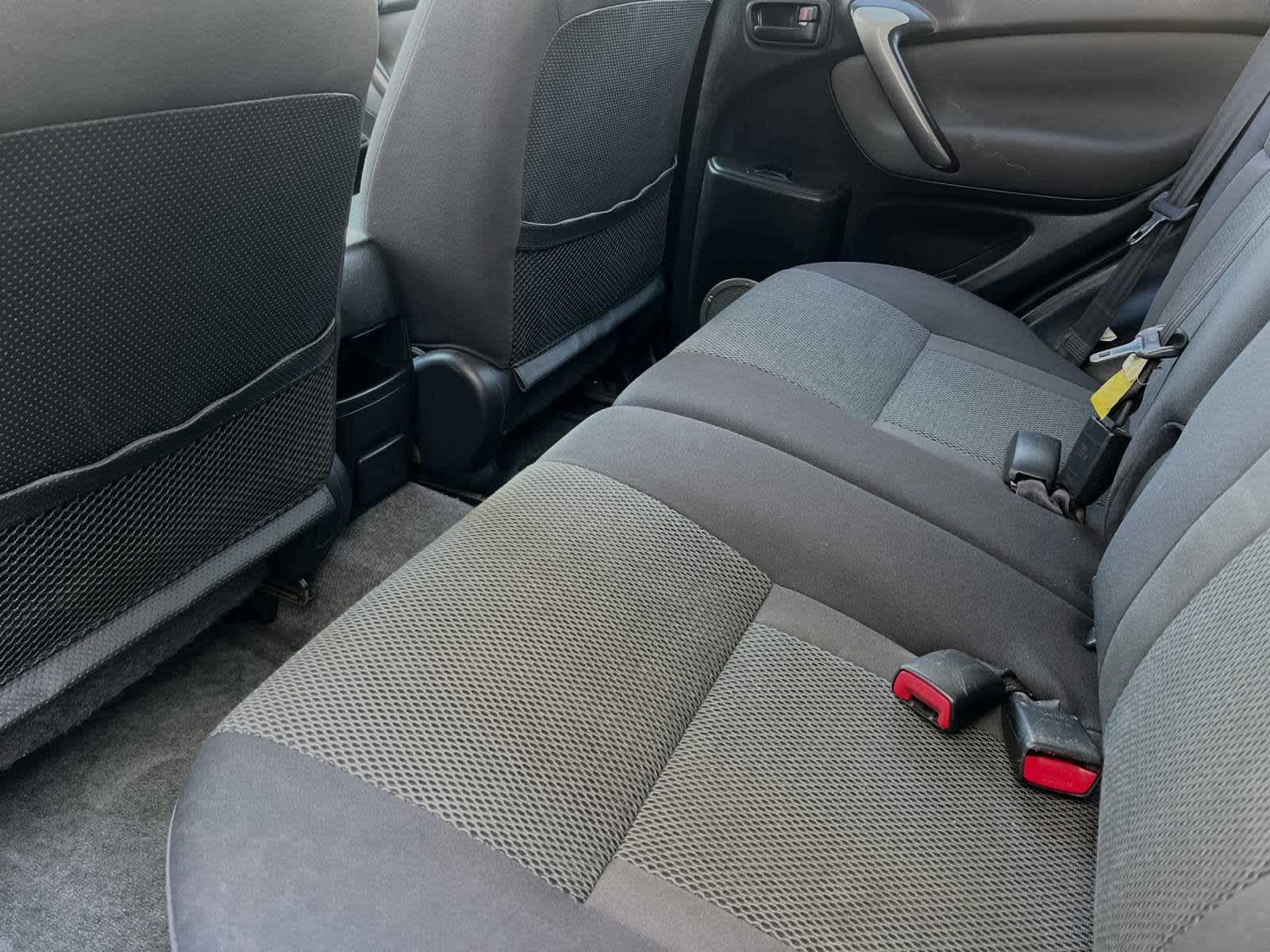 2004 Toyota RAV4  4