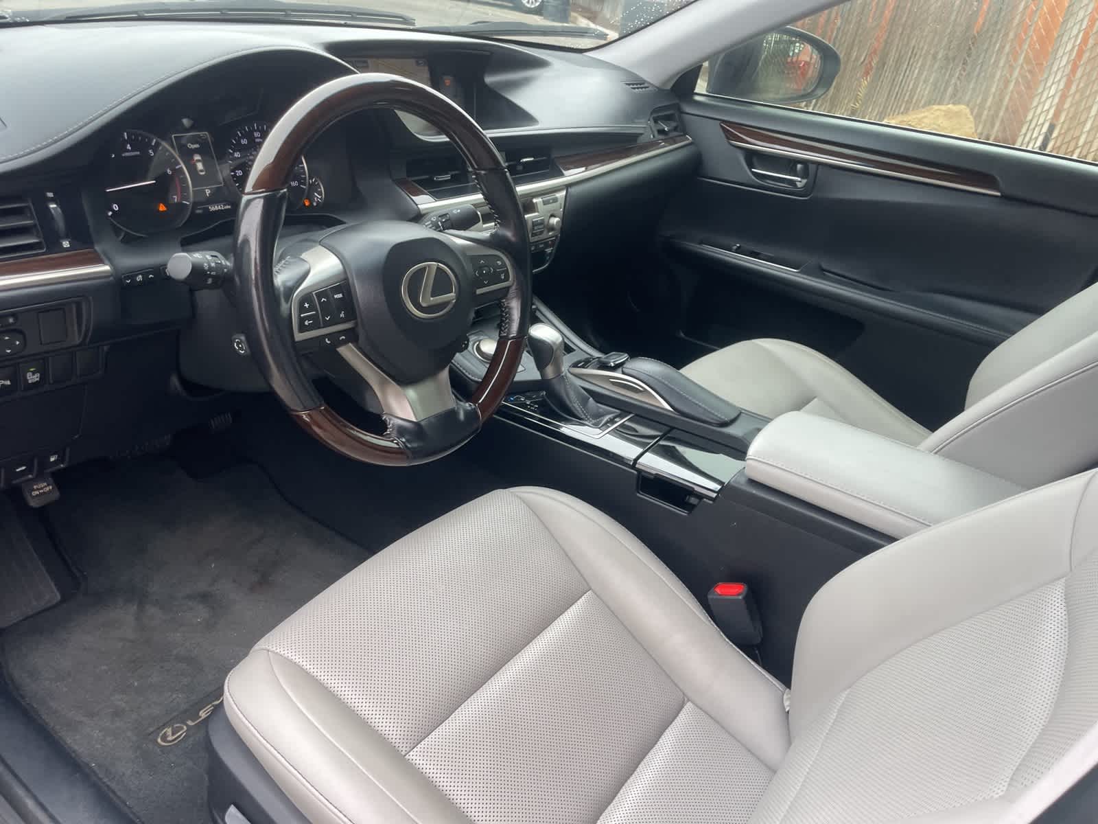 2016 Lexus ES 350  19