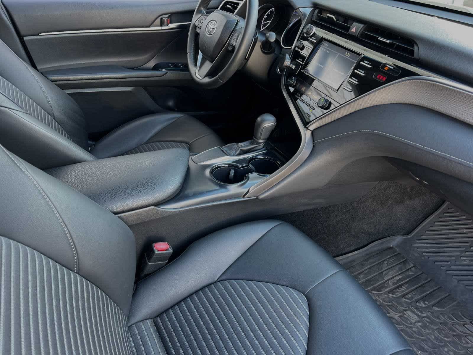 2018 Toyota Camry SE 15