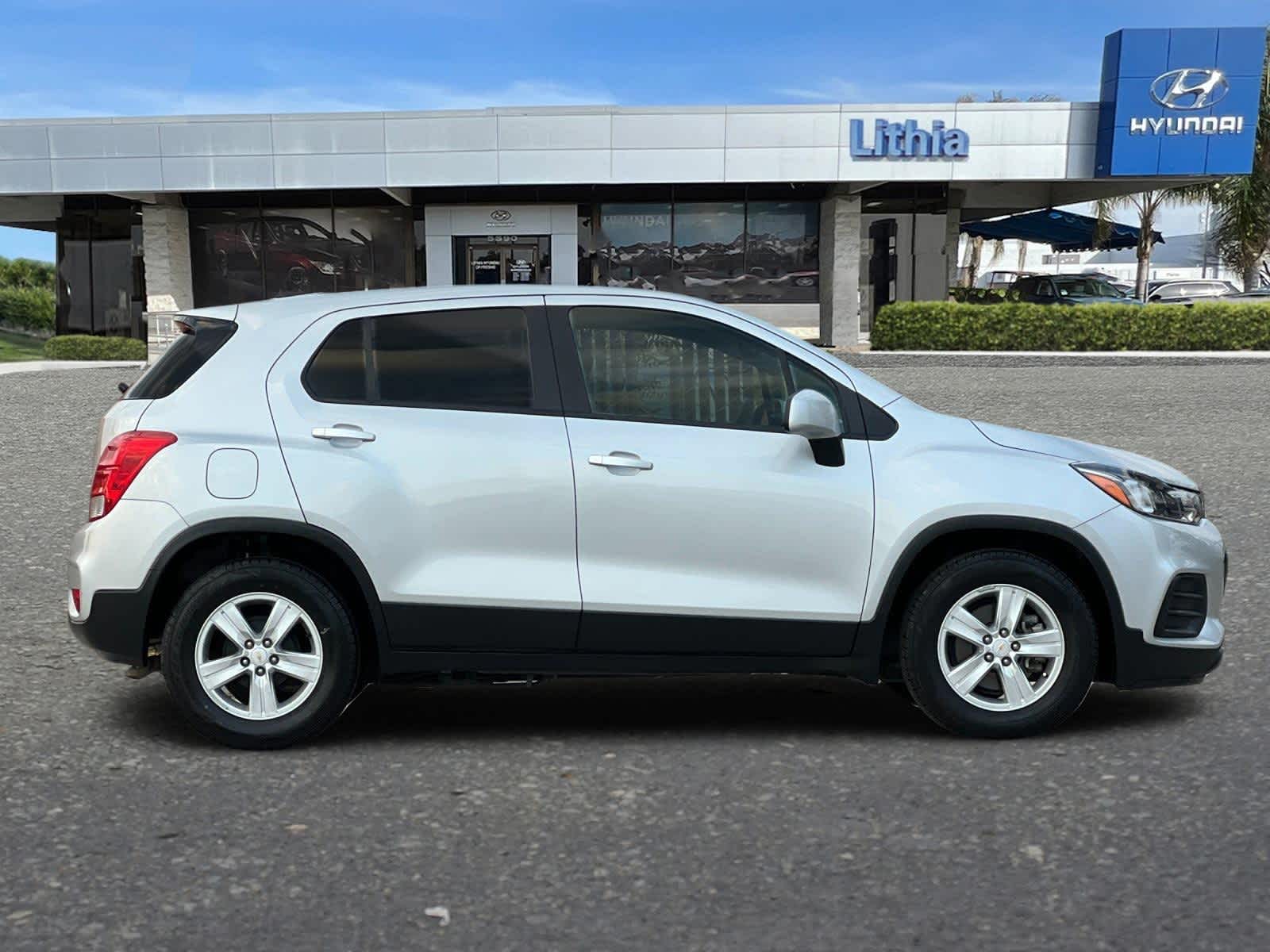 2021 Chevrolet Trax LS 8