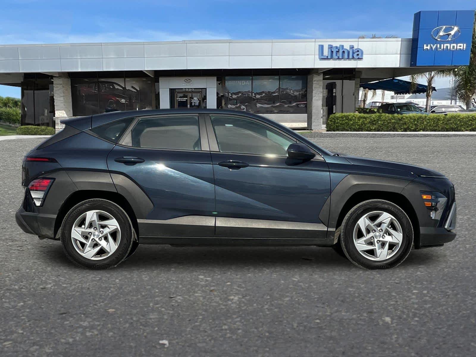 2024 Hyundai Kona SE 8