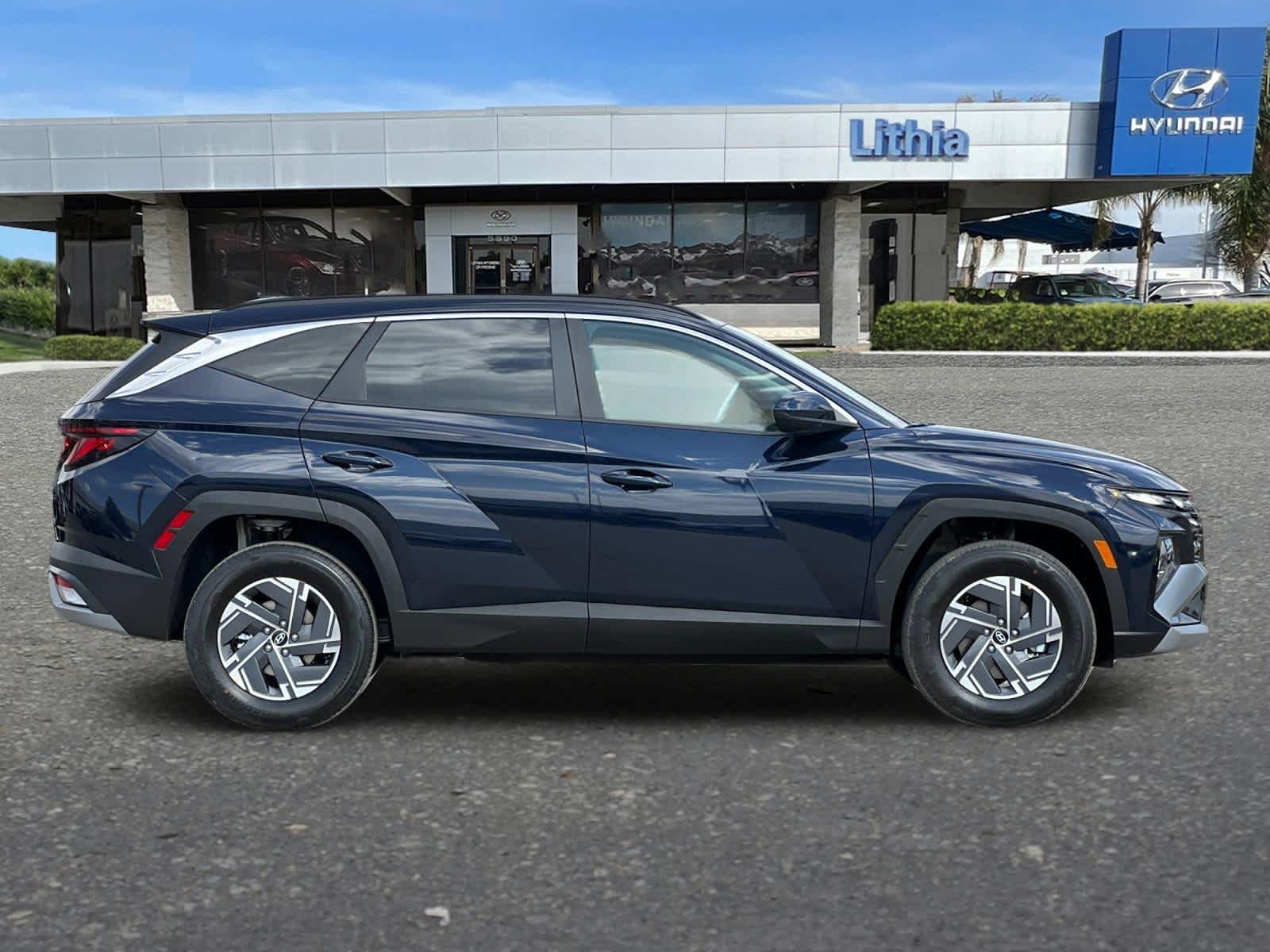 2025 Hyundai Tucson Hybrid Blue 9