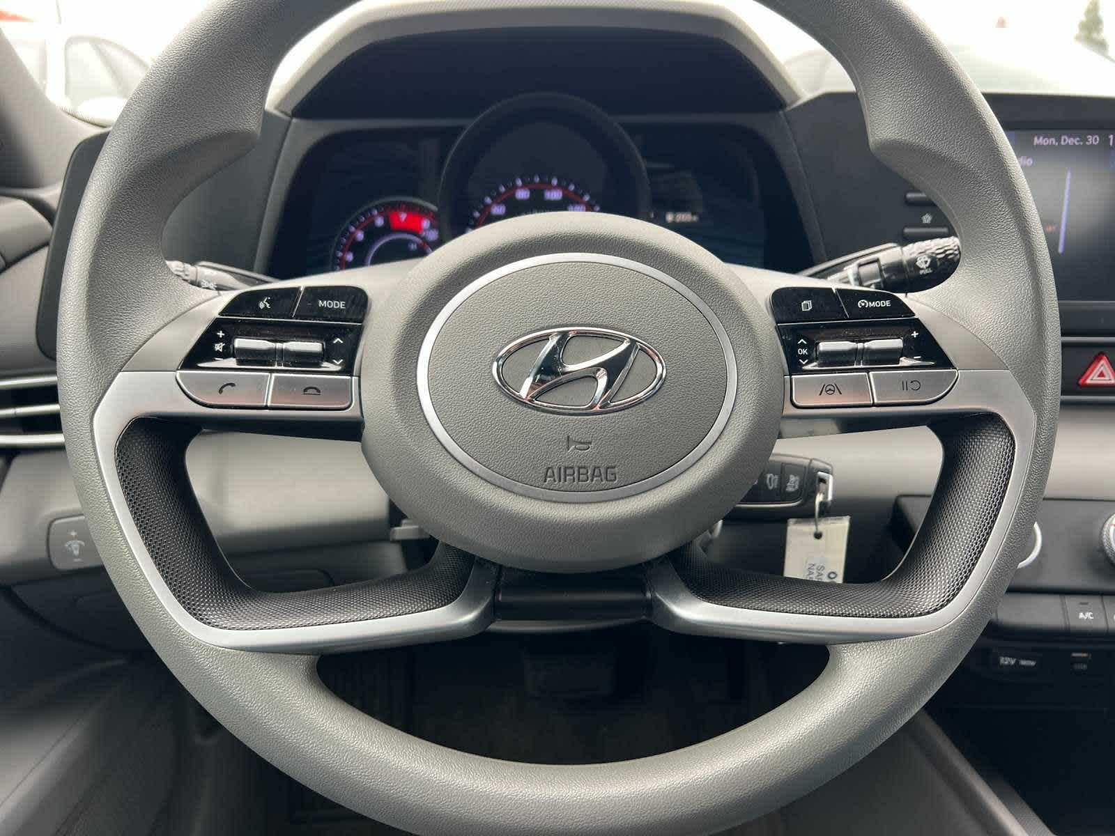 2023 Hyundai Elantra SE 21