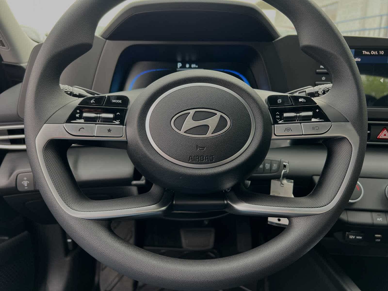 2025 Hyundai Elantra SE 22