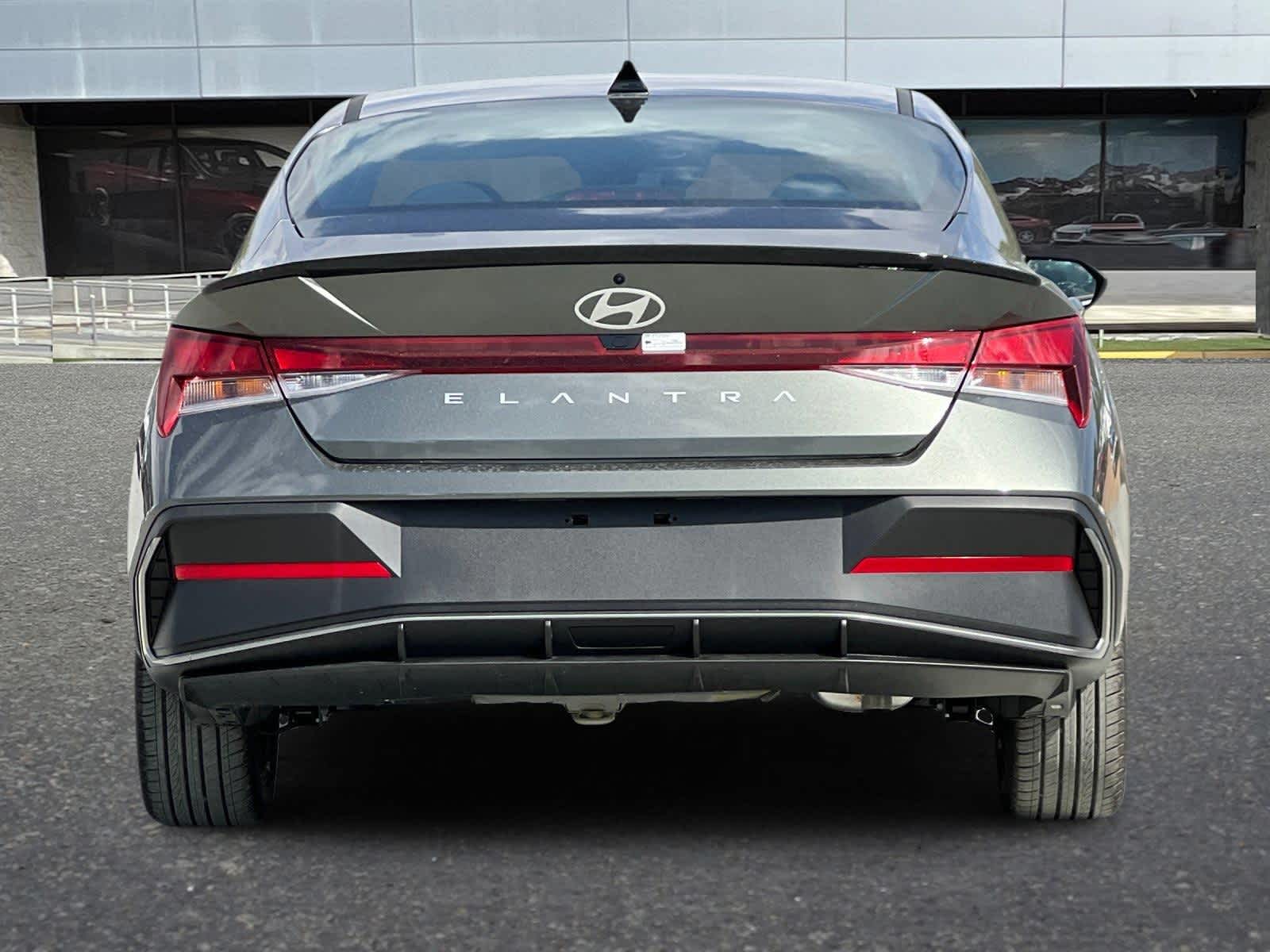 2025 Hyundai Elantra SEL Sport 8