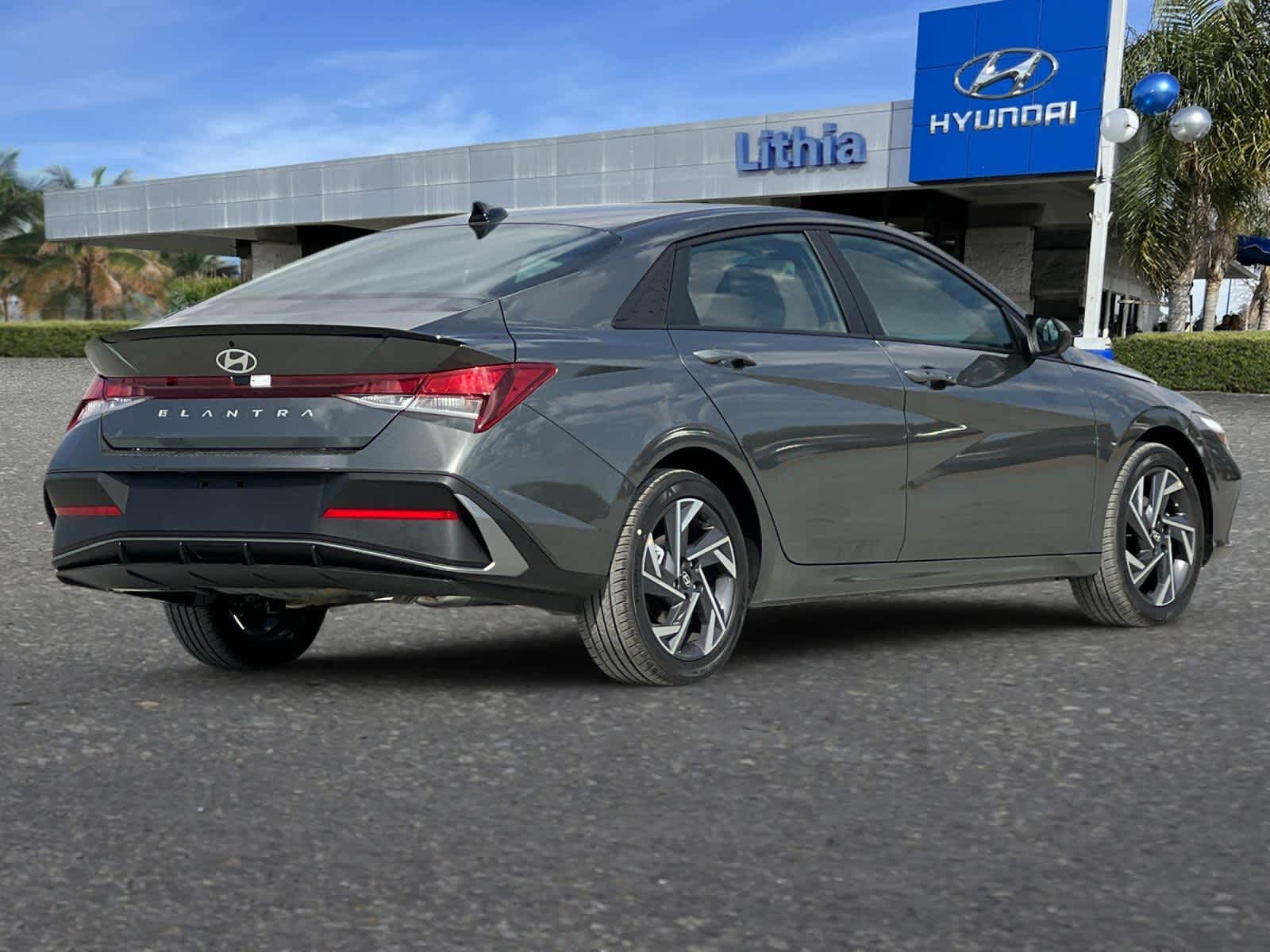 2025 Hyundai Elantra SEL Sport 2